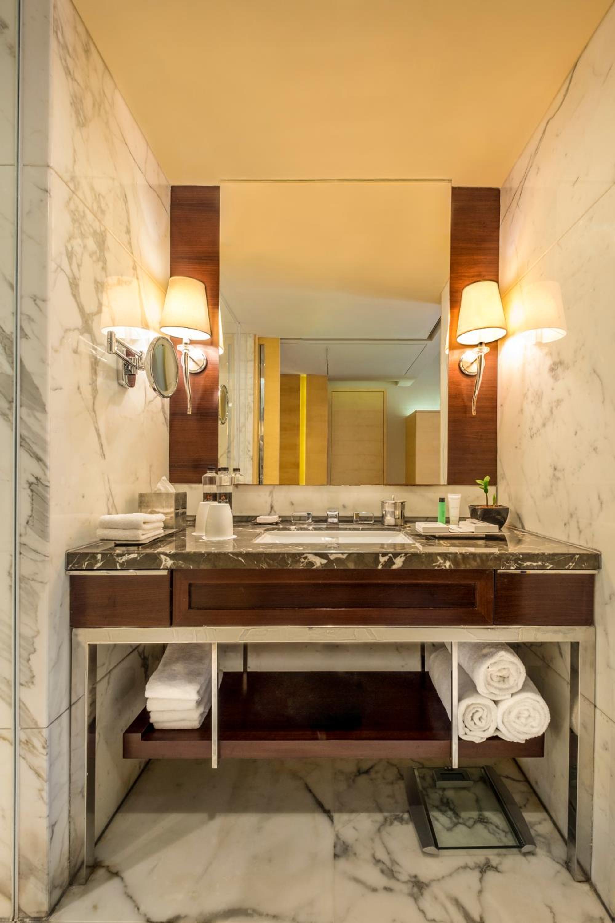 	 Executive Lounge Access, Guest room, 2 Twins - Photo 5