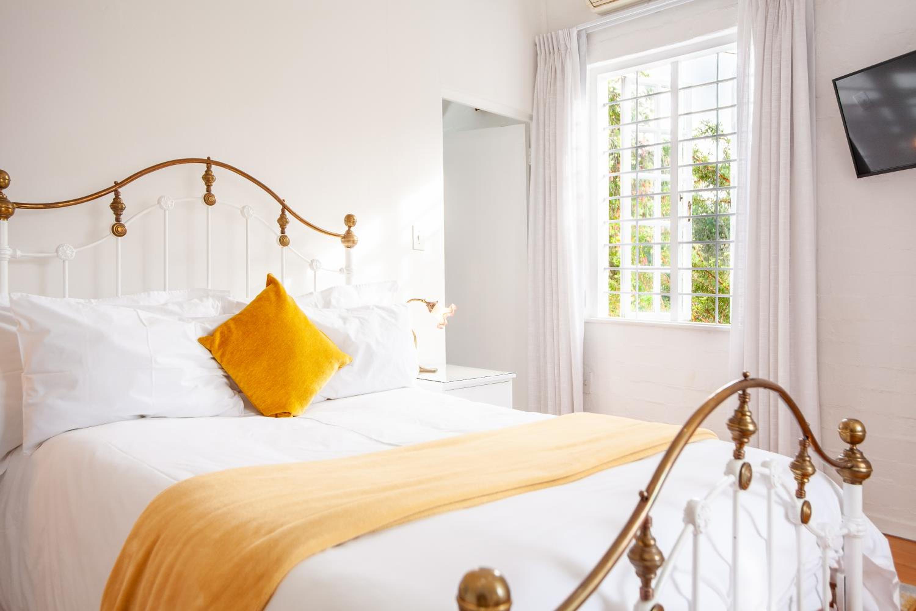 Standard Double Room - Photo 4