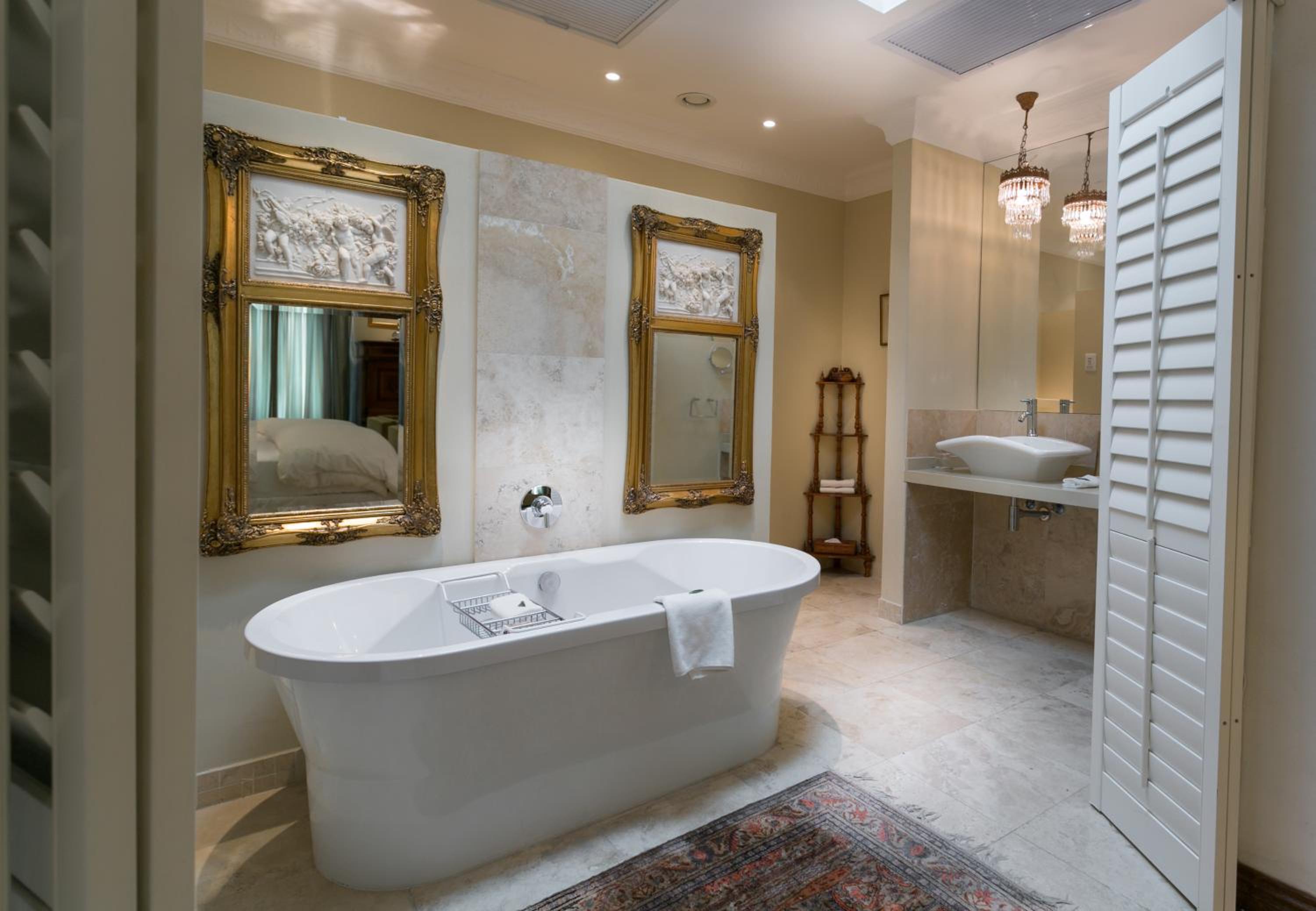Chateau Suites
