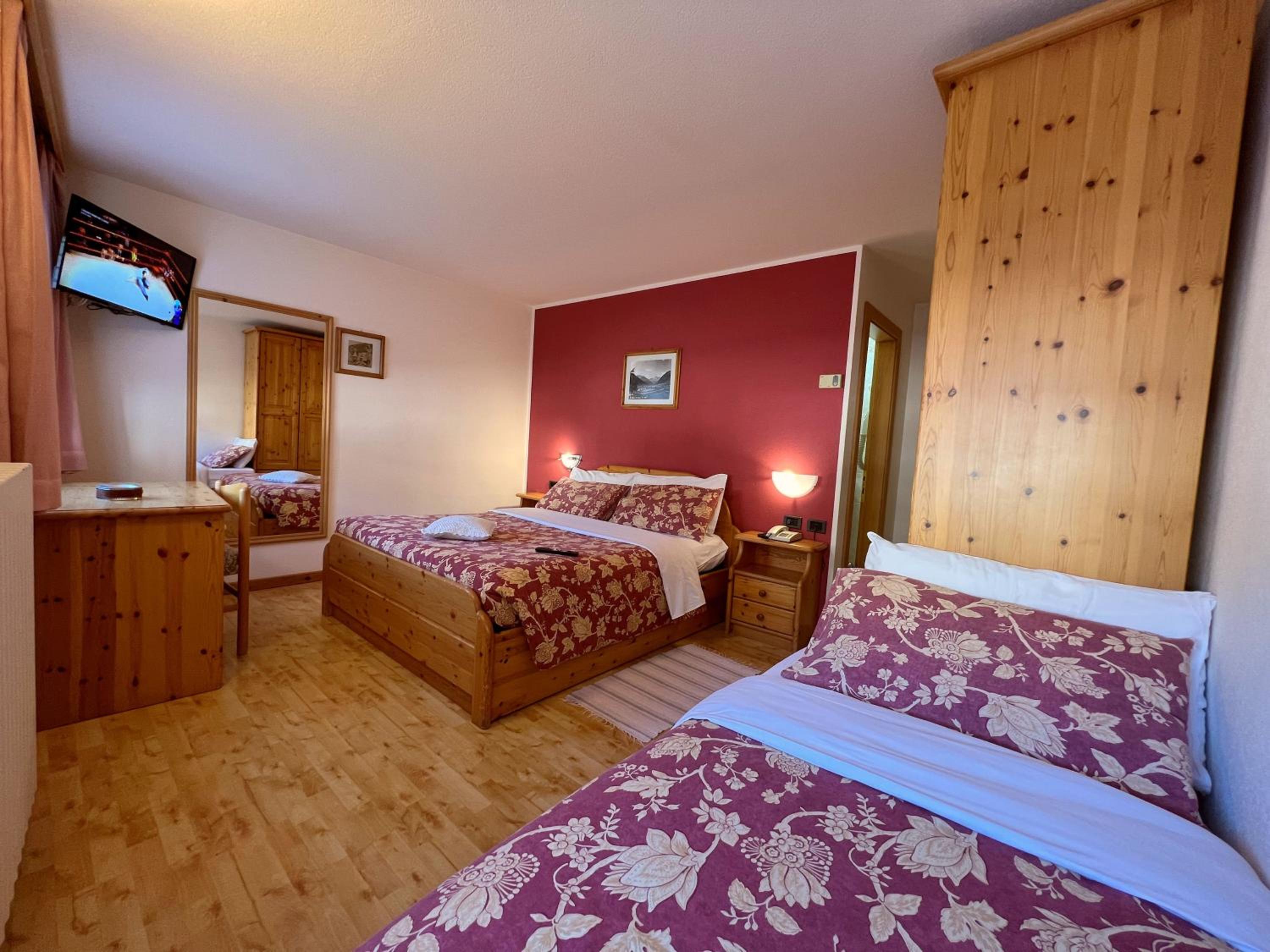 Triple Room with Private Bathroom