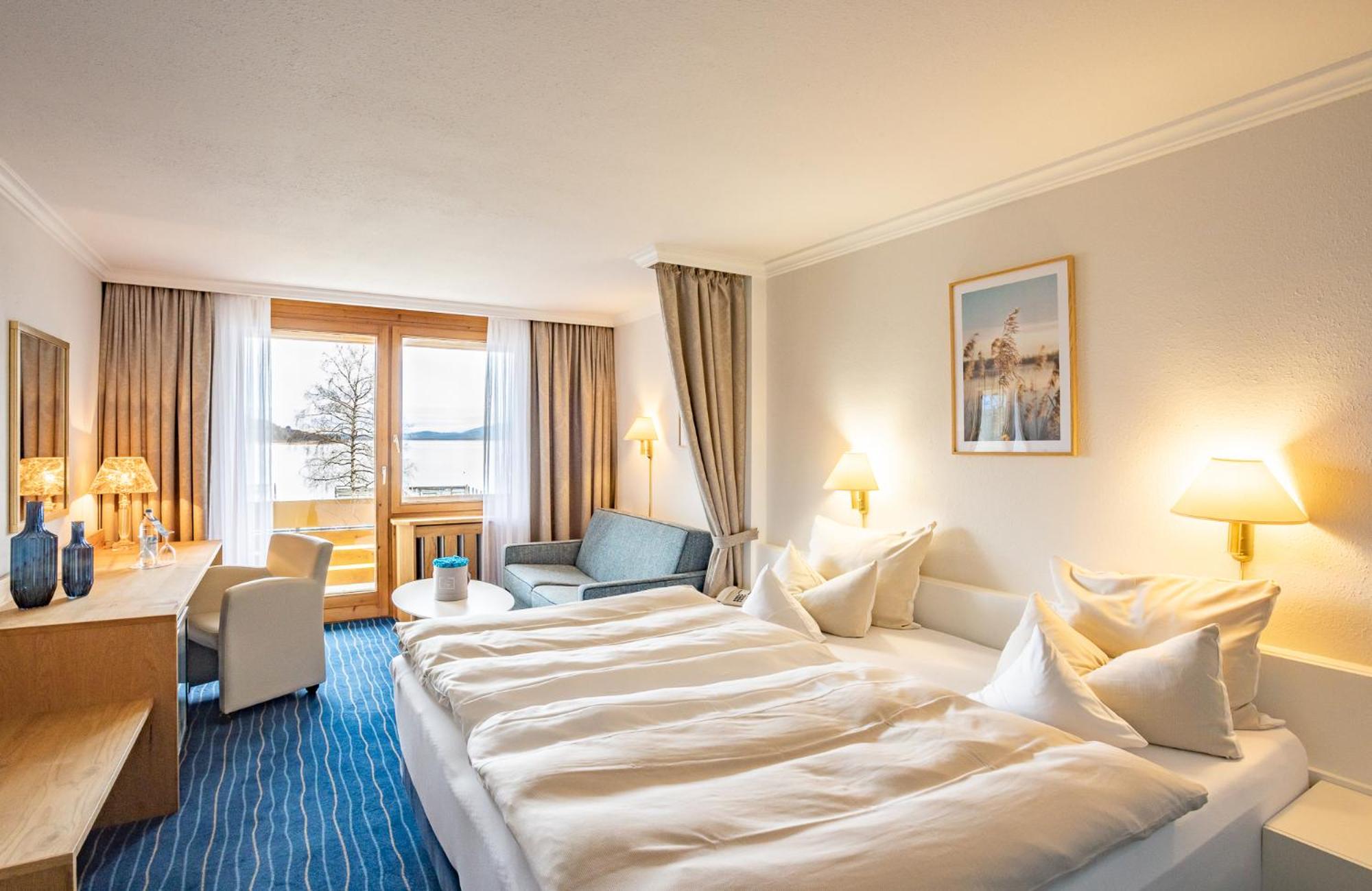 Double Room with Lake View