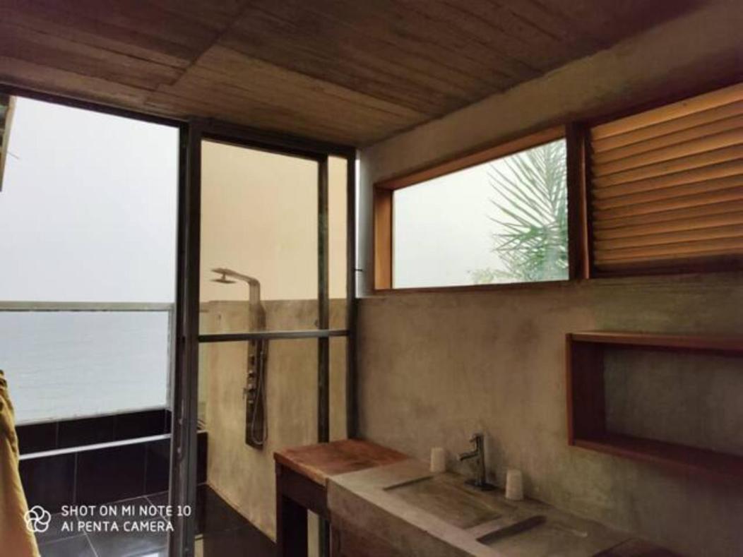 Apartment With Sea View photo 2