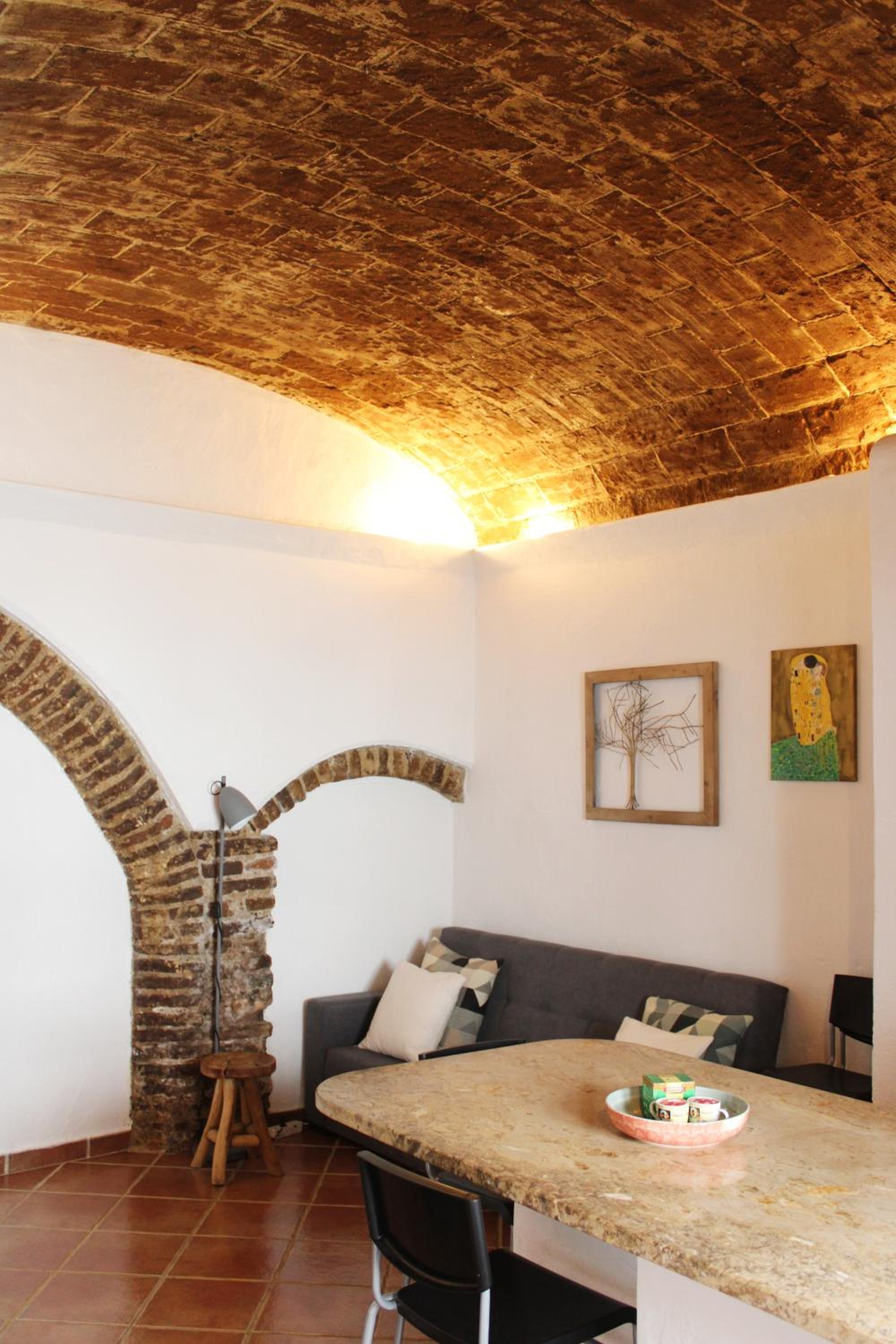 One-Bedroom House - Photo 46