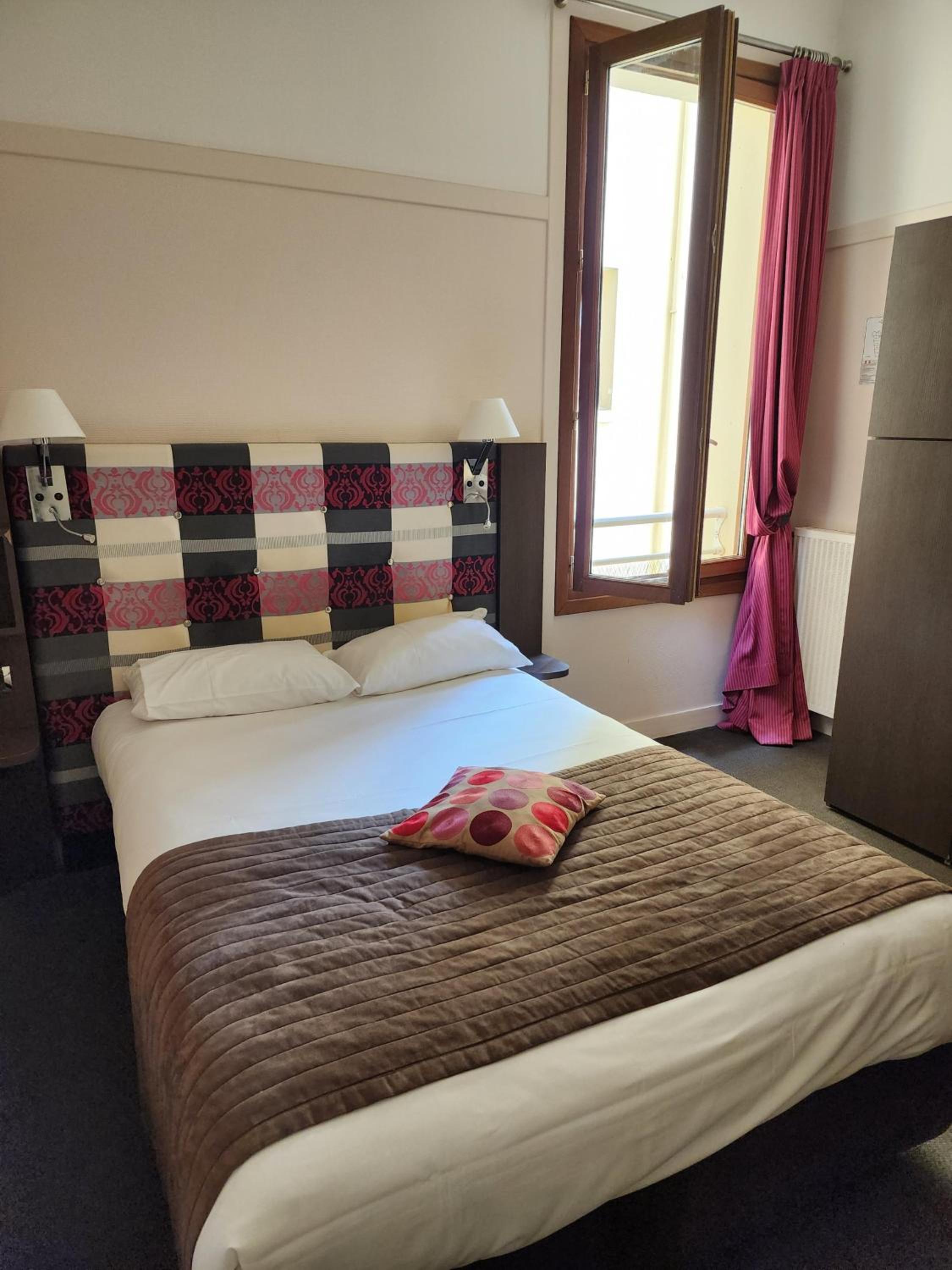 Budget Double Room with Courtyard View photo 1