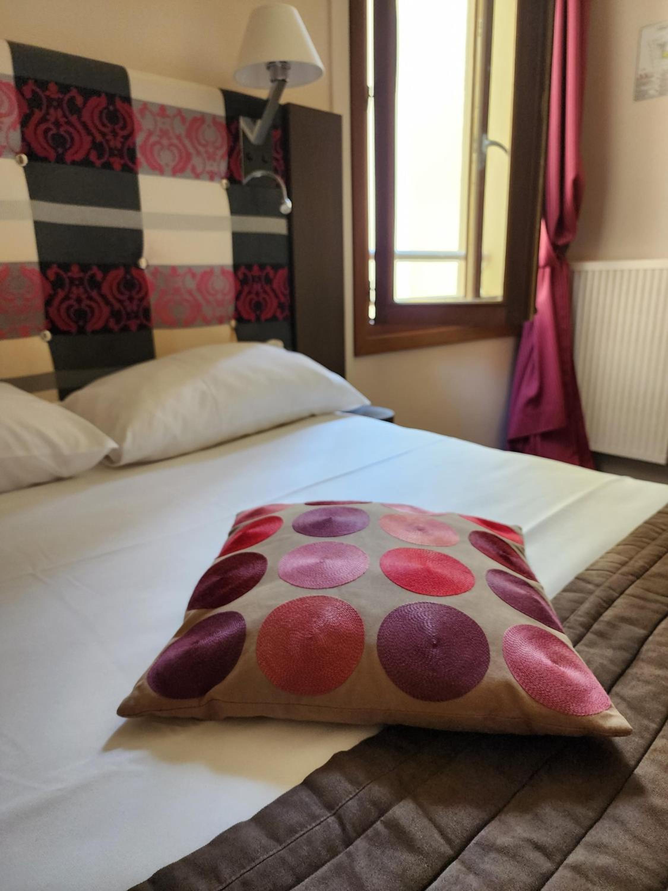 Budget Double Room with Courtyard View photo 3