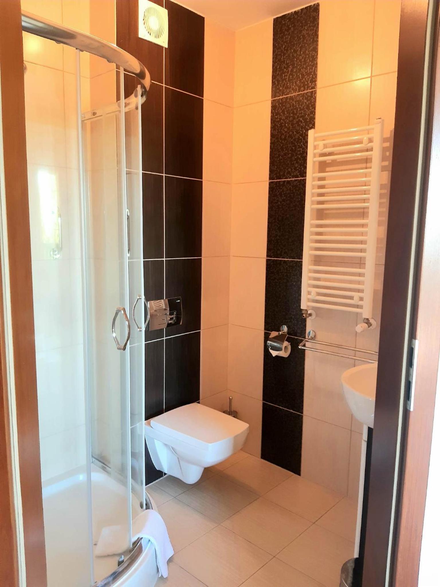 Double Room with Balcony - Photo 2