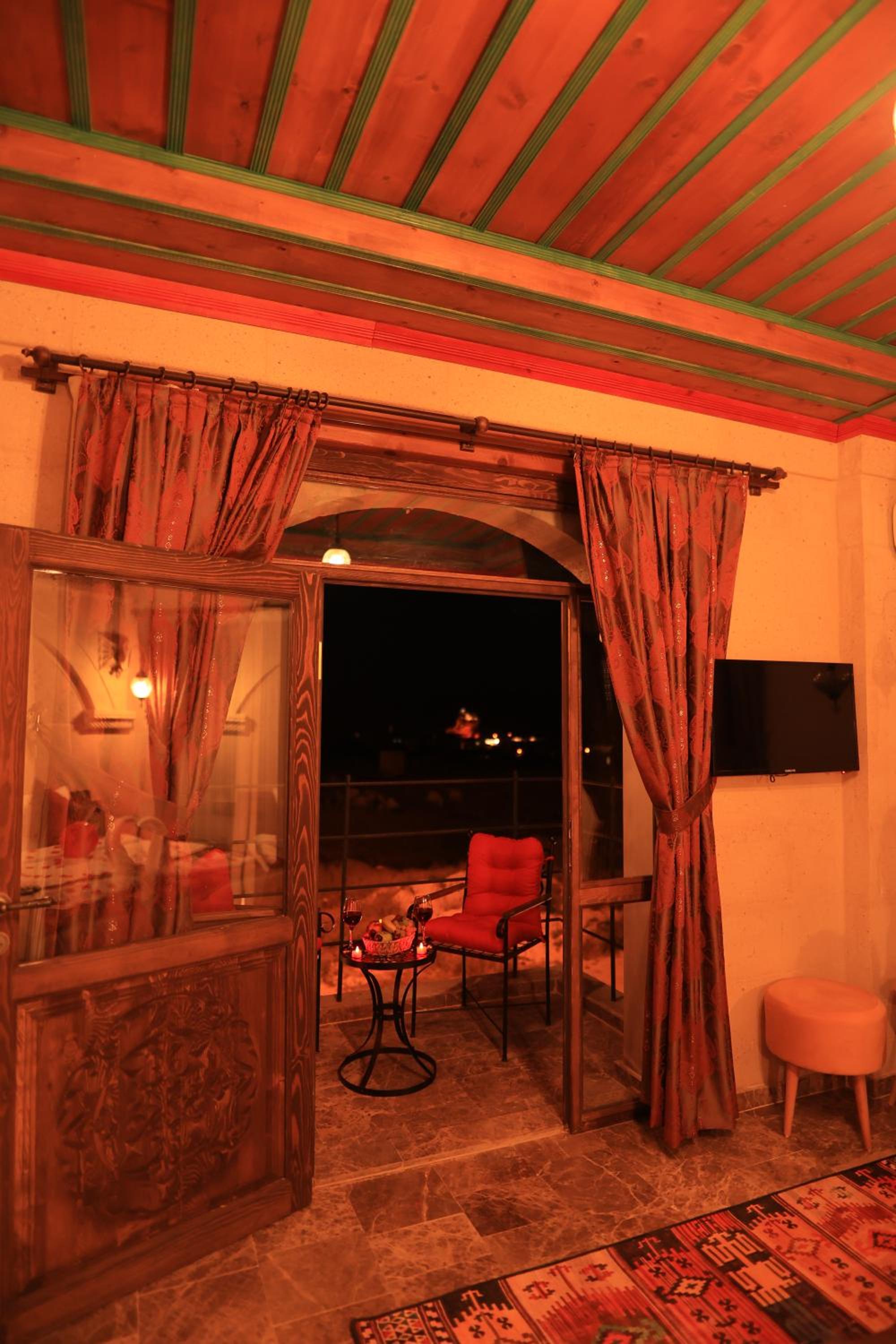 Suite - Photo 6