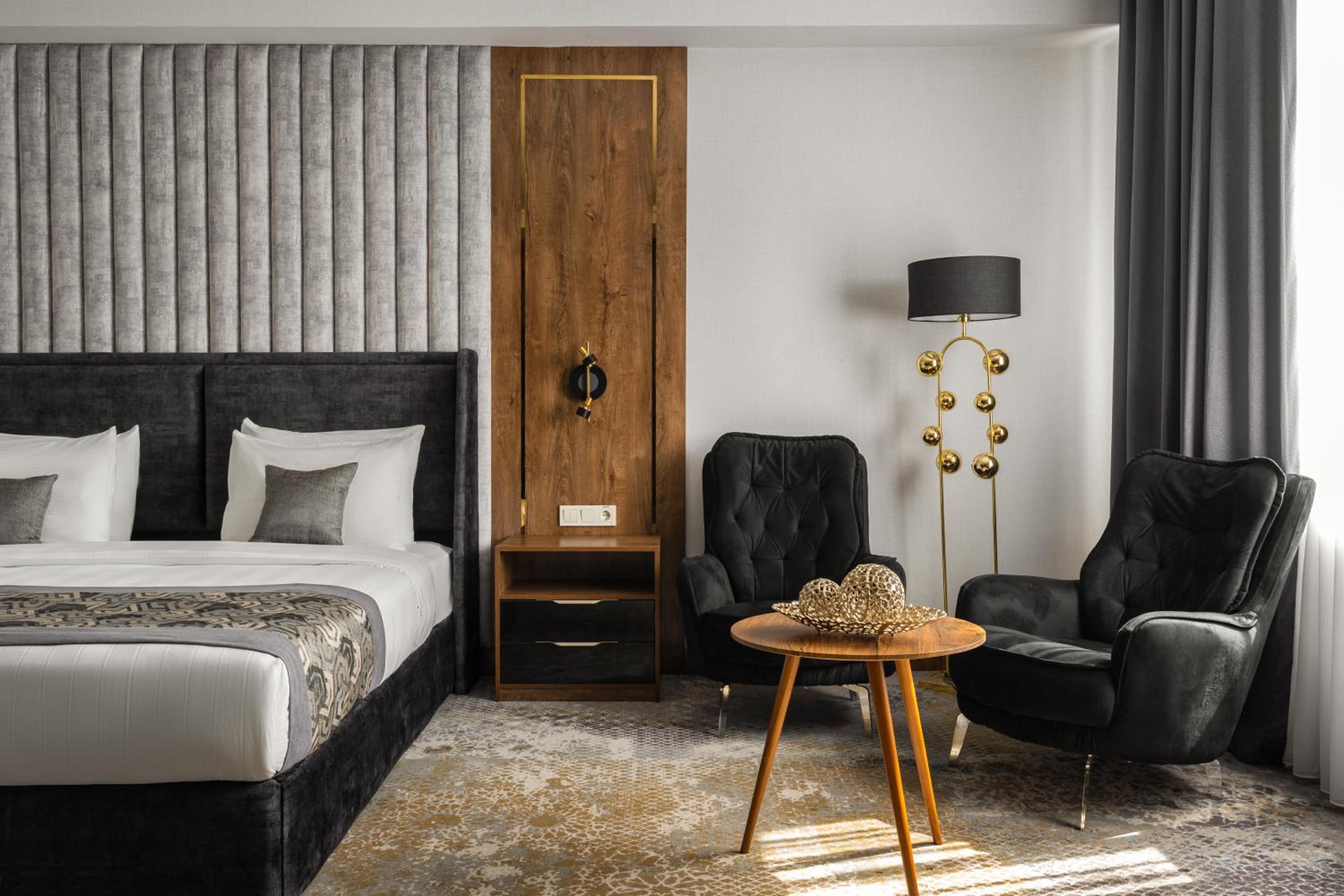 Superior King Room - Photo 2
