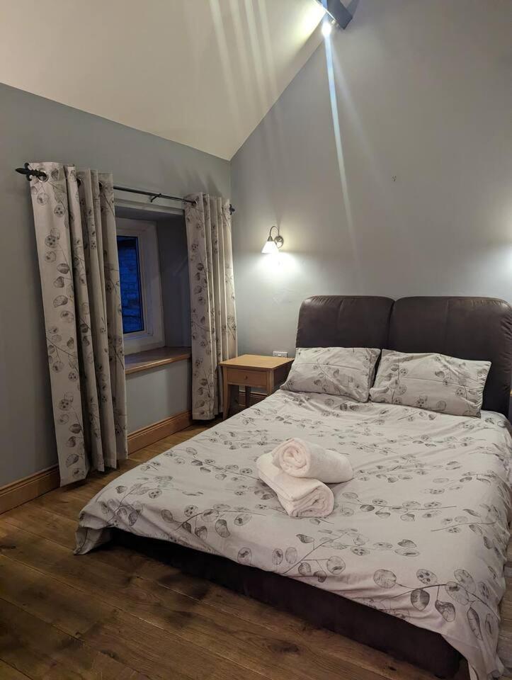 Three-Bedroom House photo 3