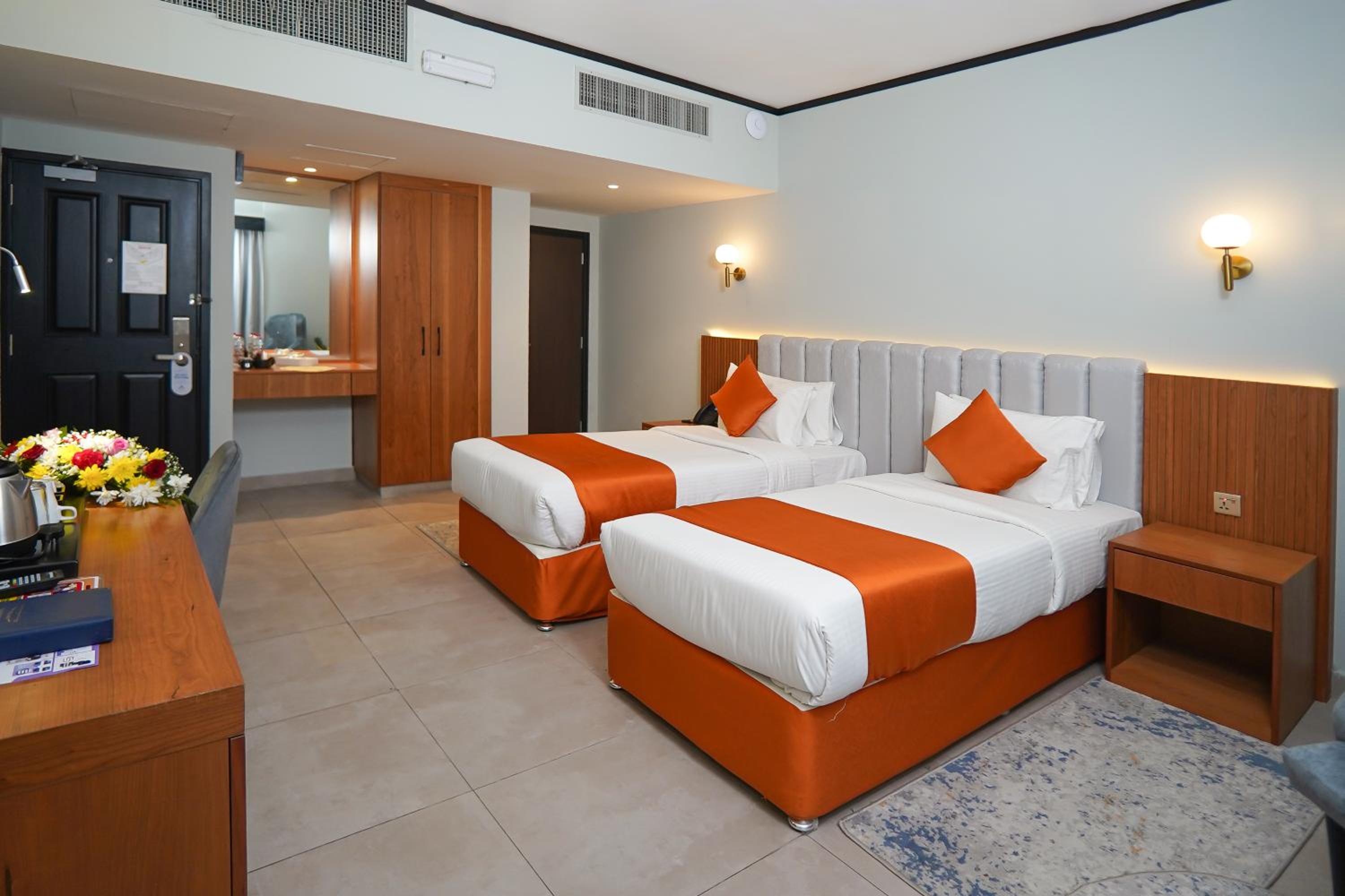 Deluxe Double or Twin Room photo 3