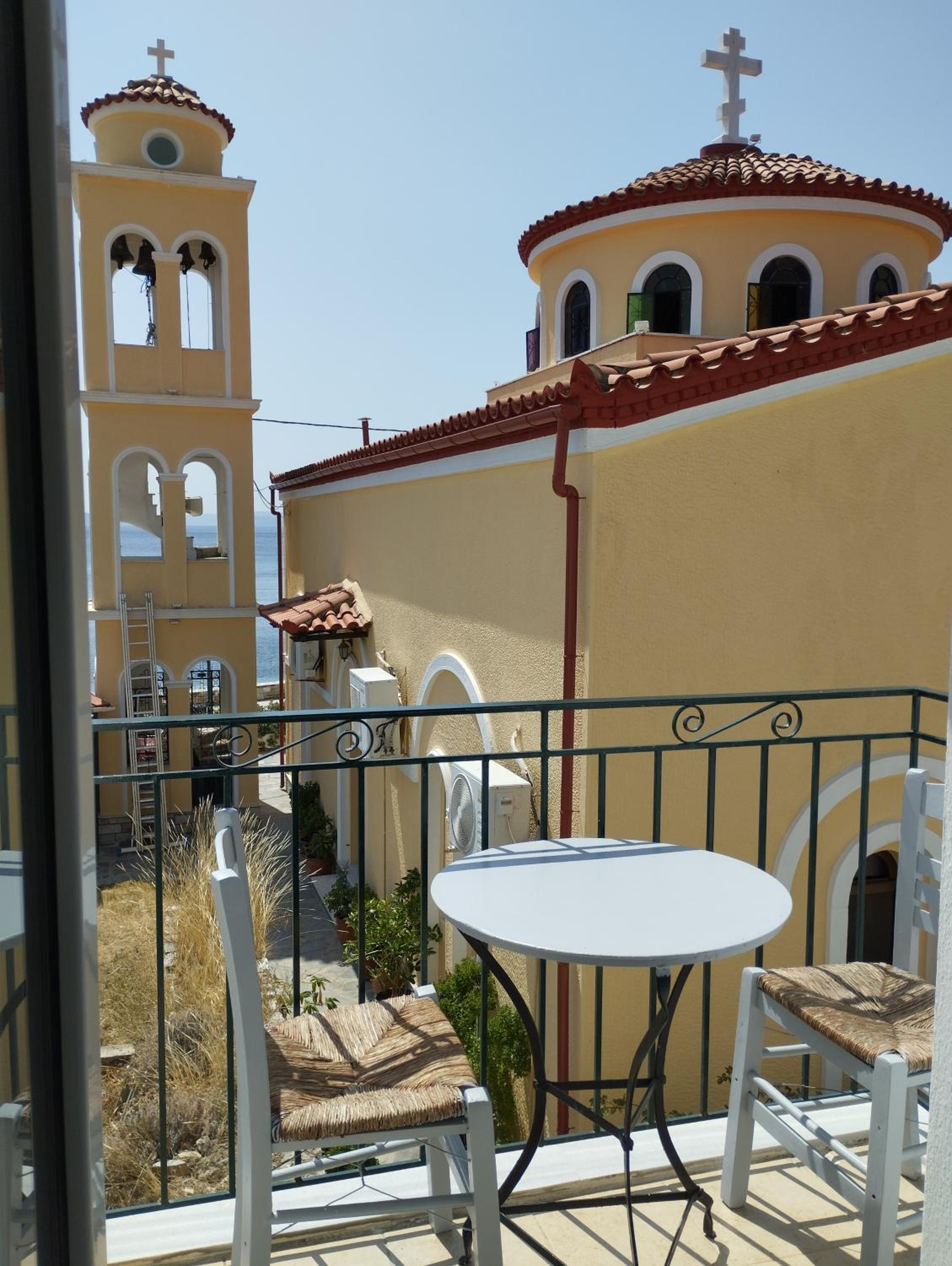 Double Room with Balcony and Sea View - Photo 3
