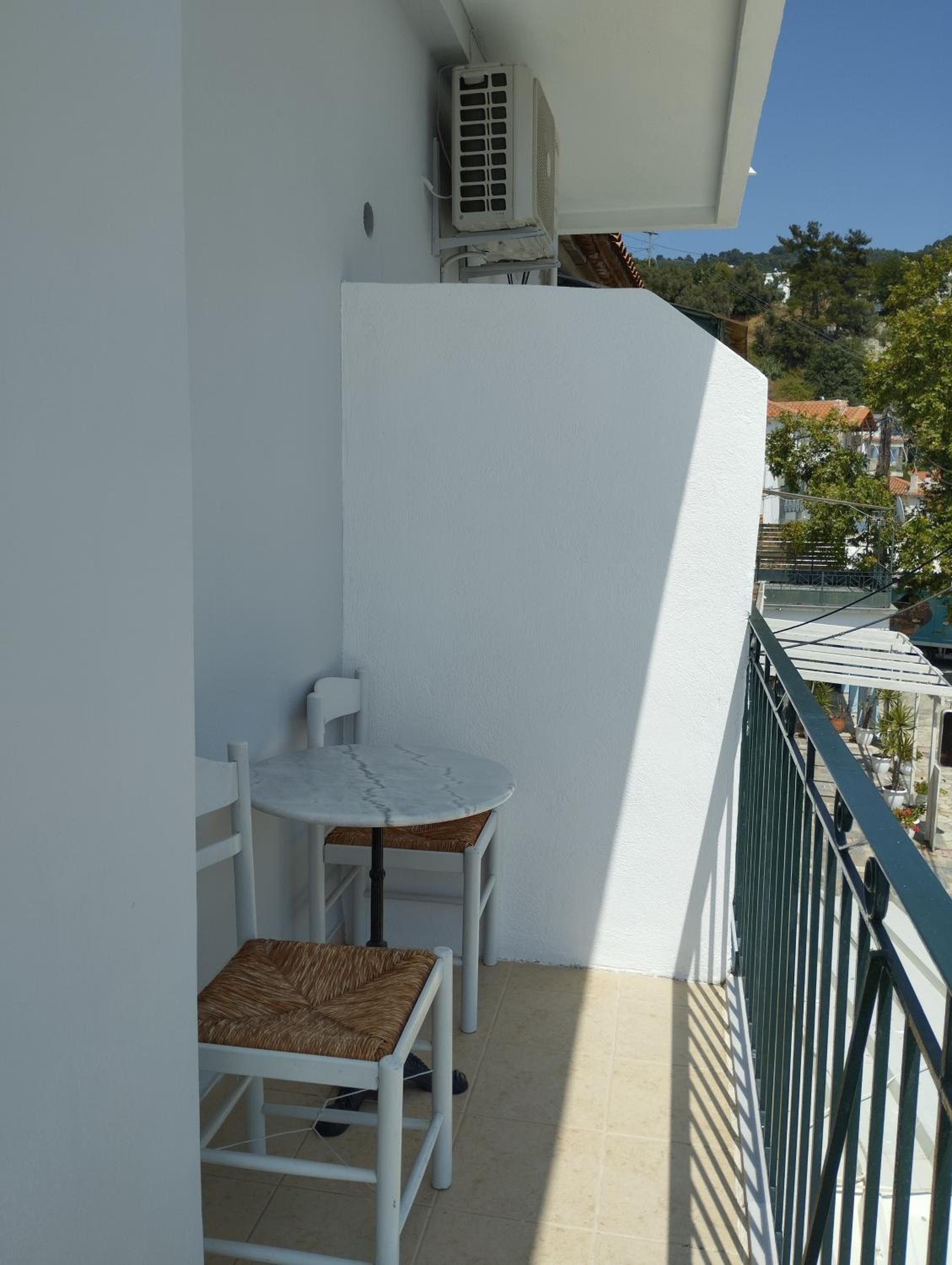 Double Room with Balcony and Sea View - Photo 2