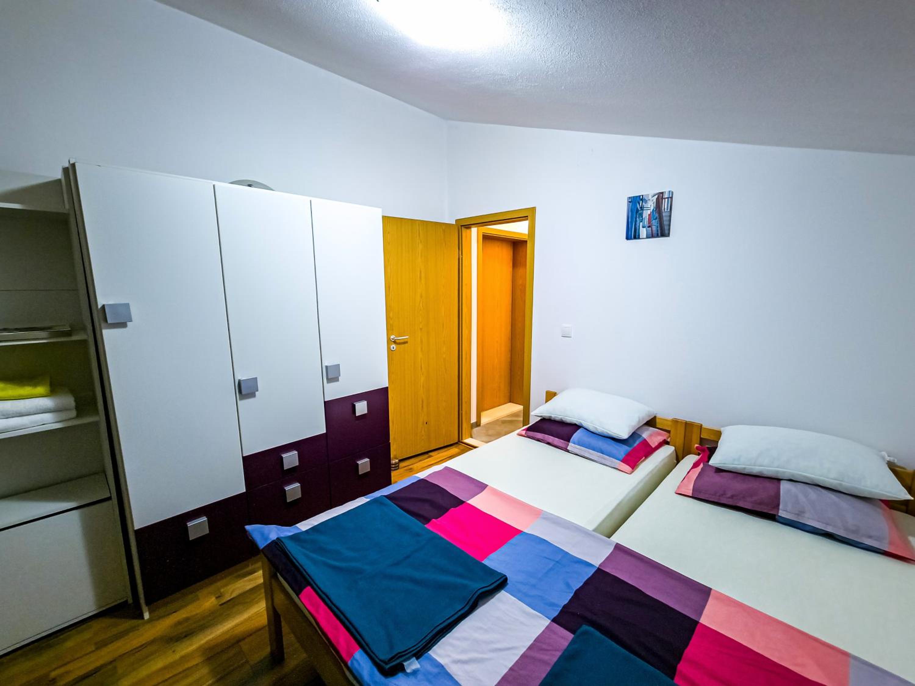 Apartment with Balcony - Photo 4