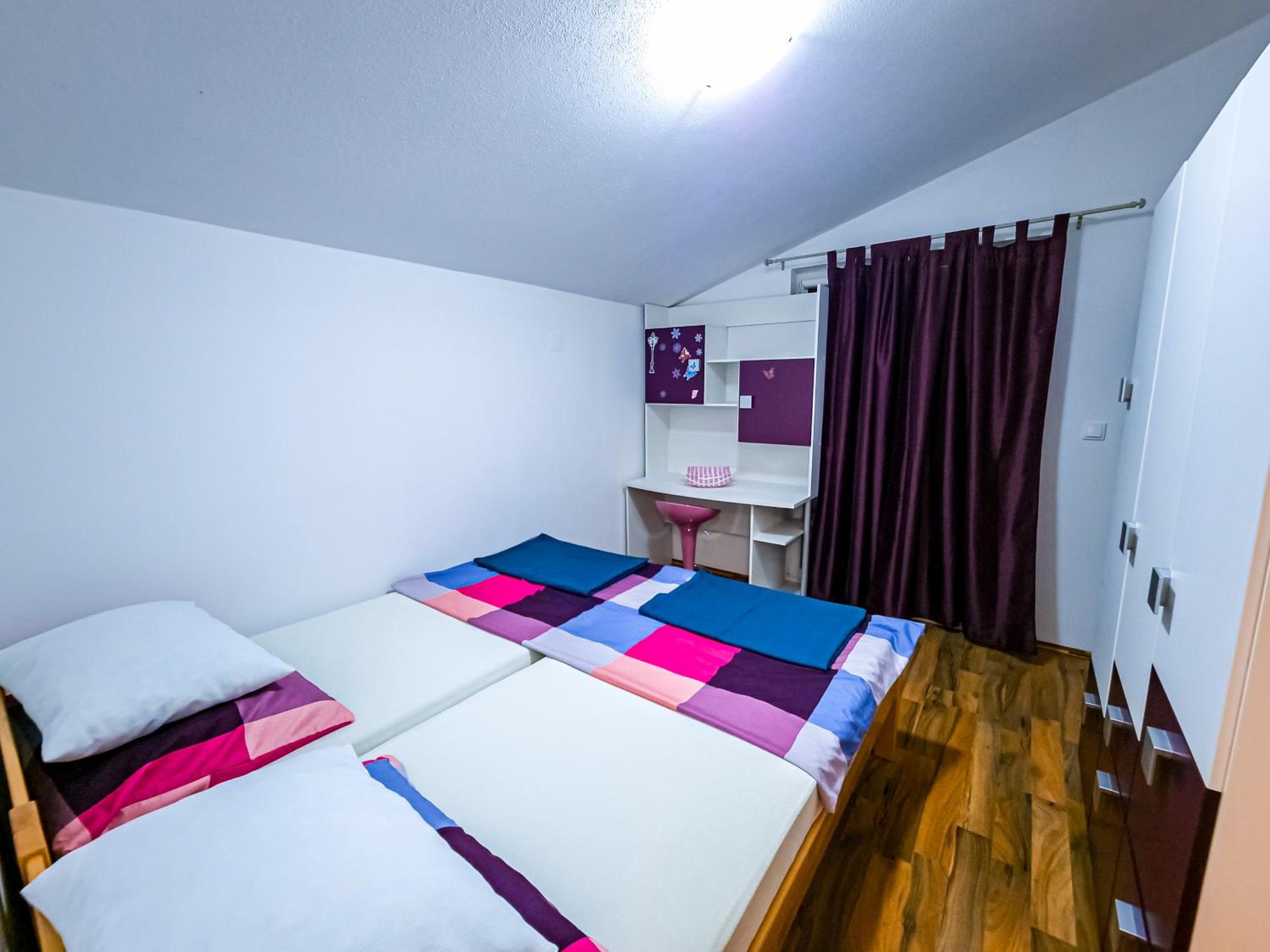 Apartment with Balcony - Photo 15