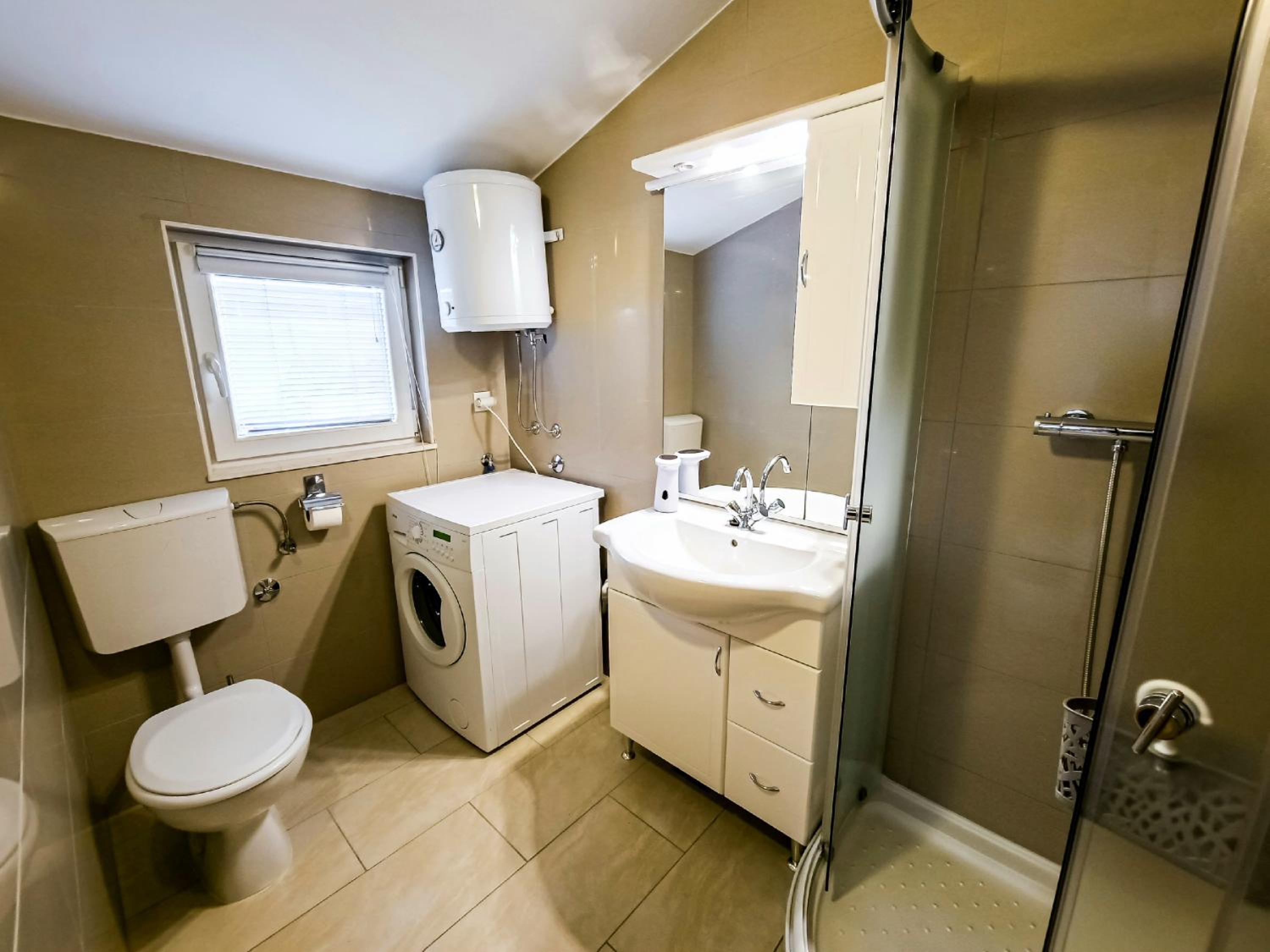 Studio Apartment - Photo 3