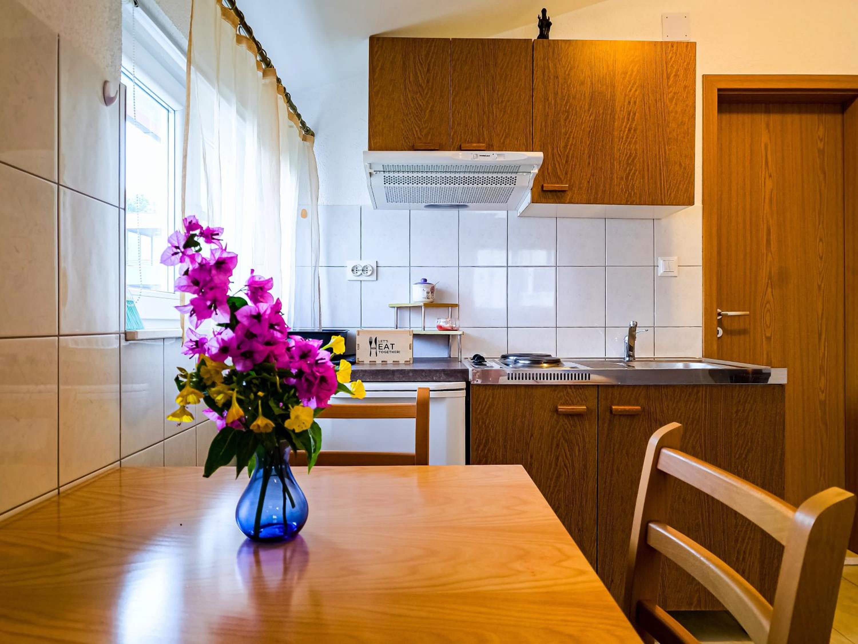 Studio Apartment - Photo 9