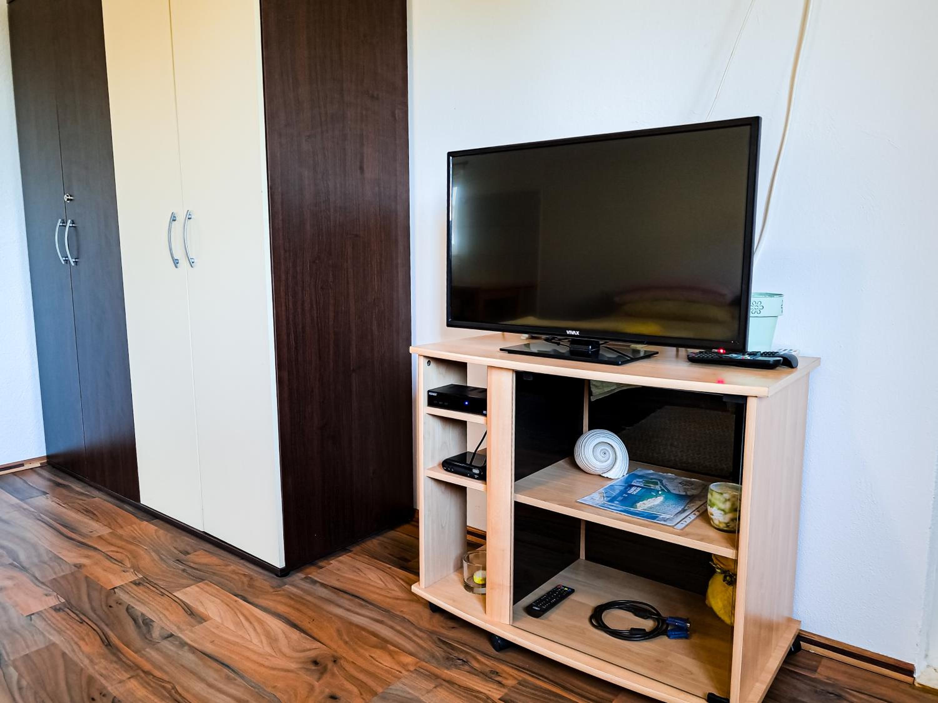 Studio Apartment - Photo 11