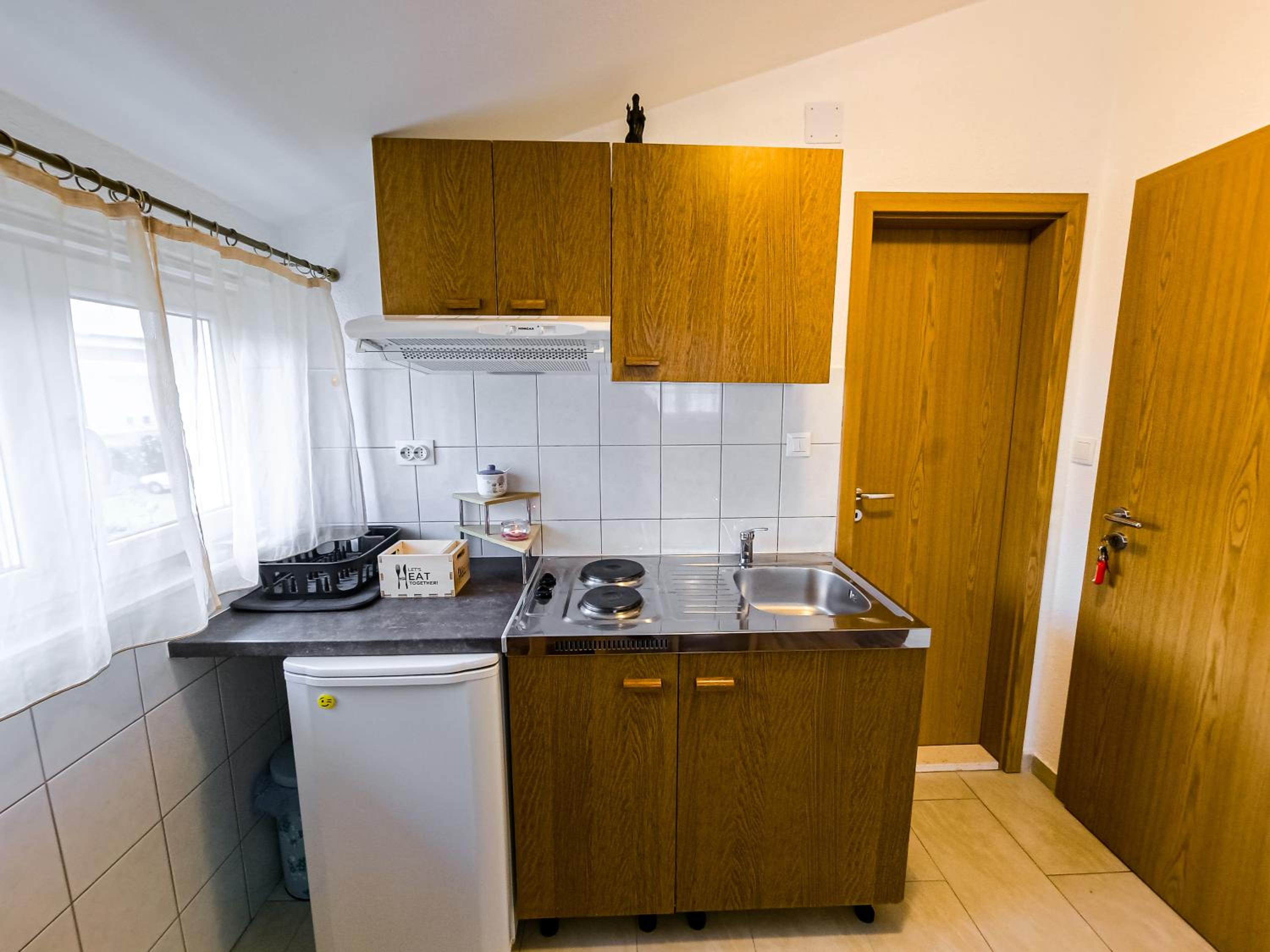 Studio Apartment - Photo 18