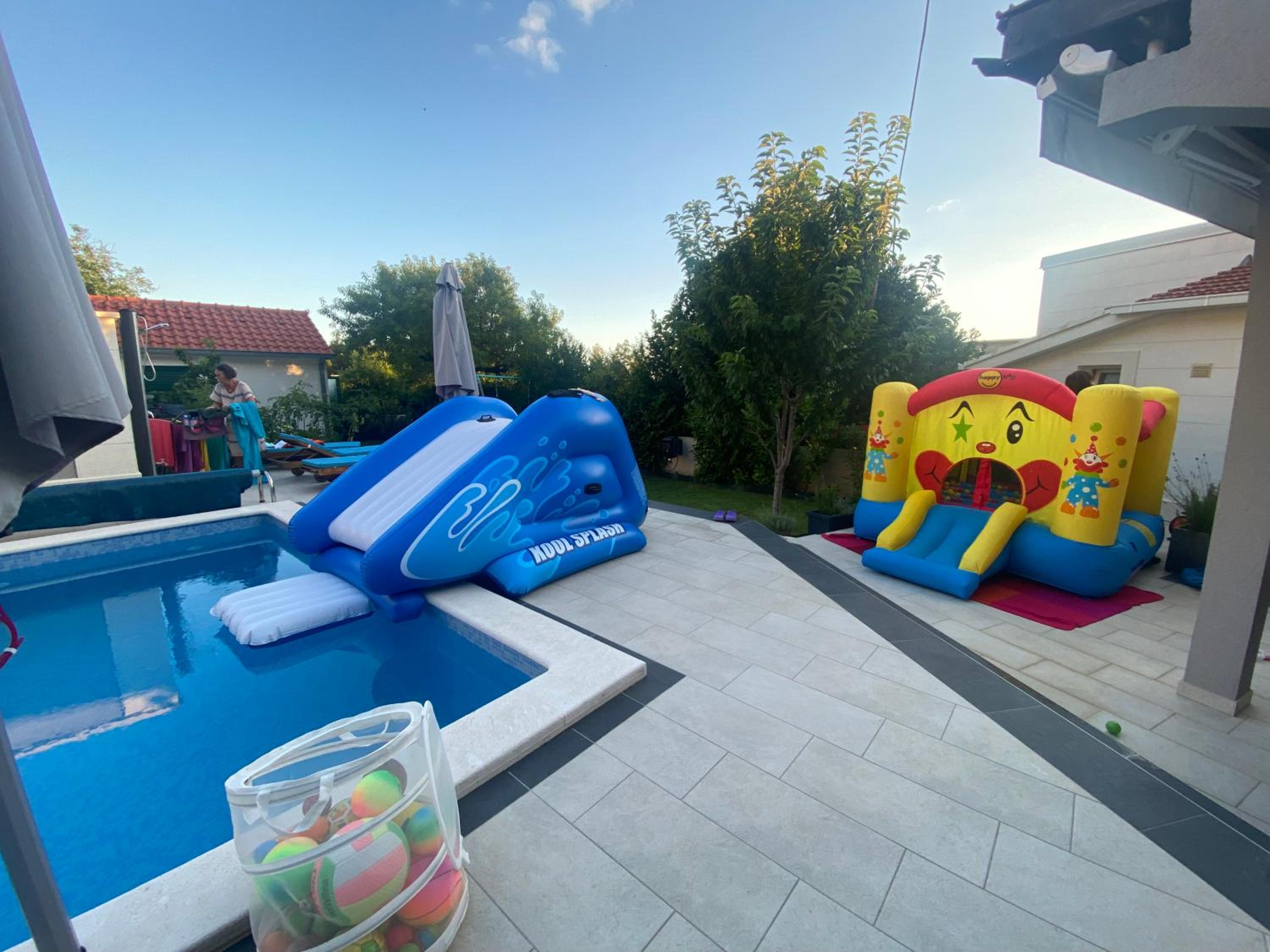 Villa photo 2