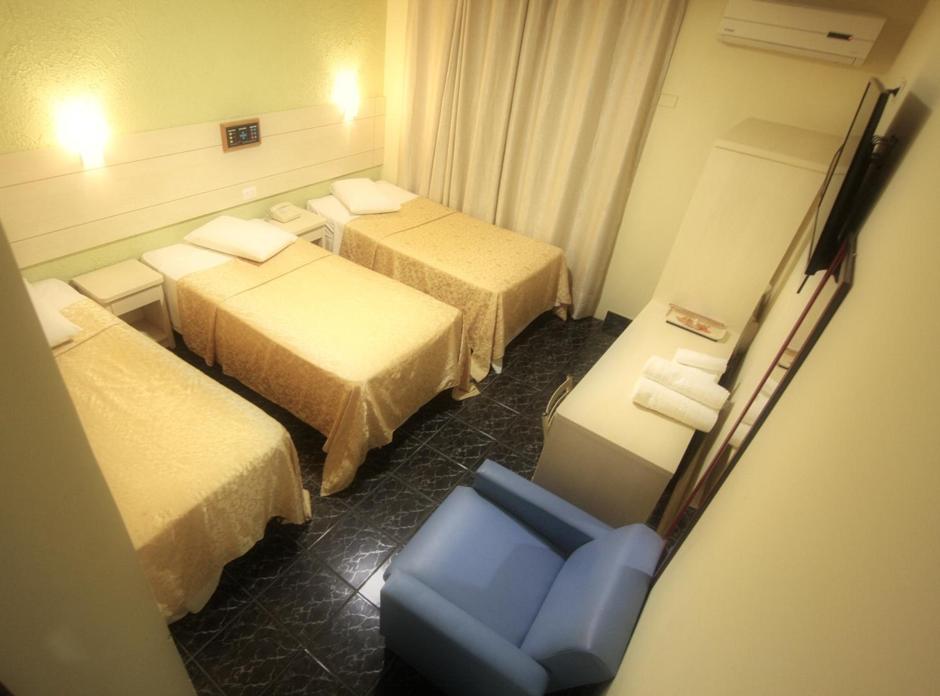 Triple Twin Room photo 1
