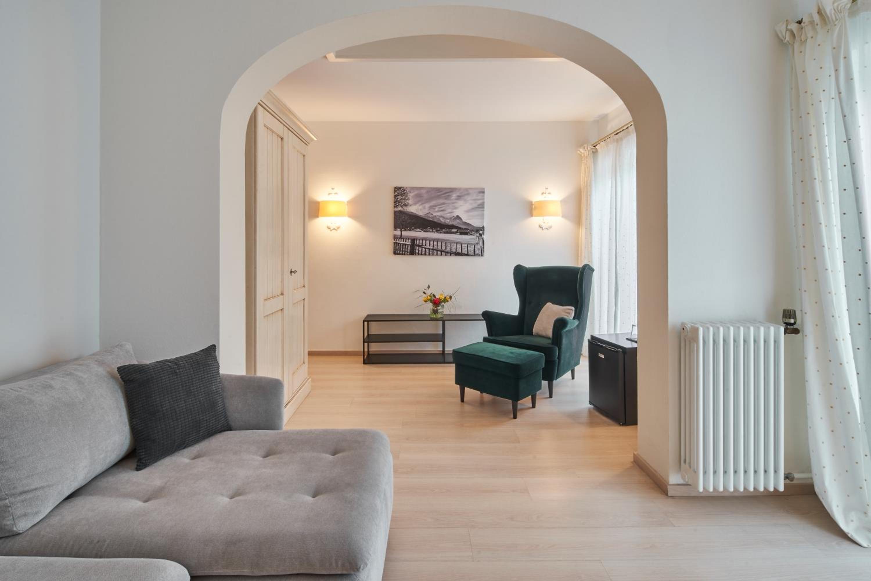 Large Double Room - Photo 5