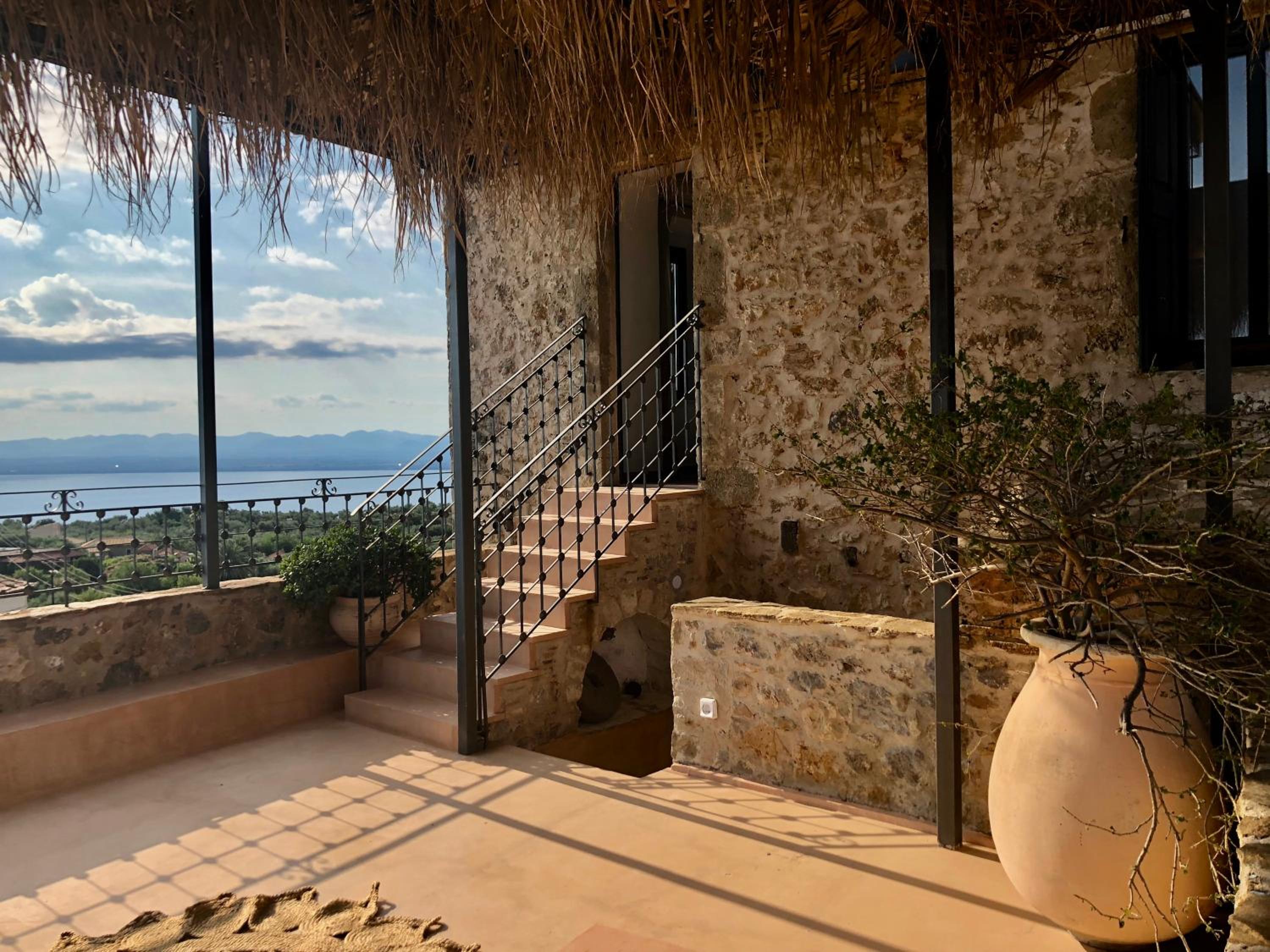 King Suite with Sea View - Photo 13