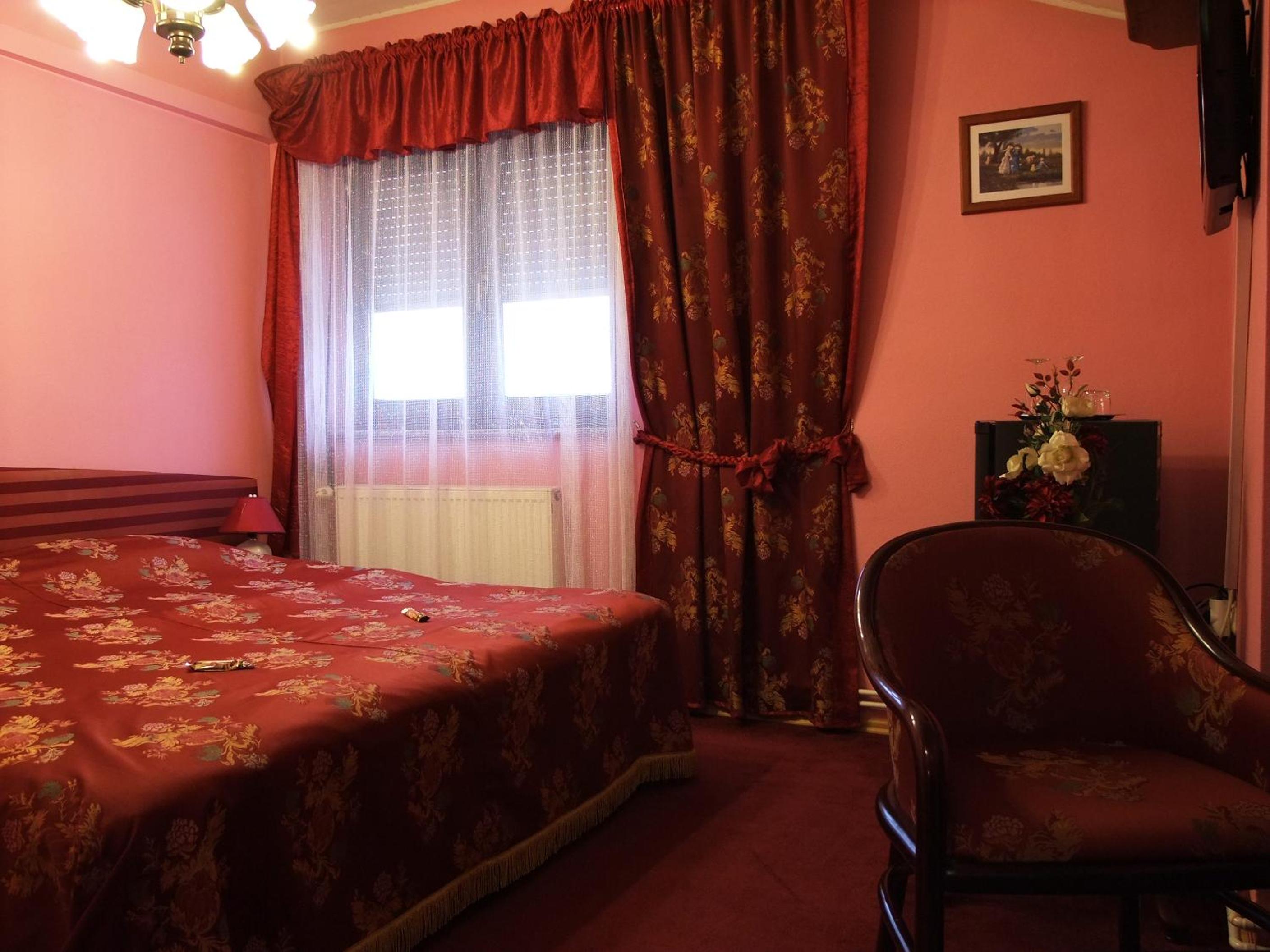Double or Twin Room photo 3