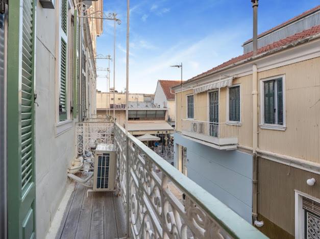 Apartment with Balcony photo 2