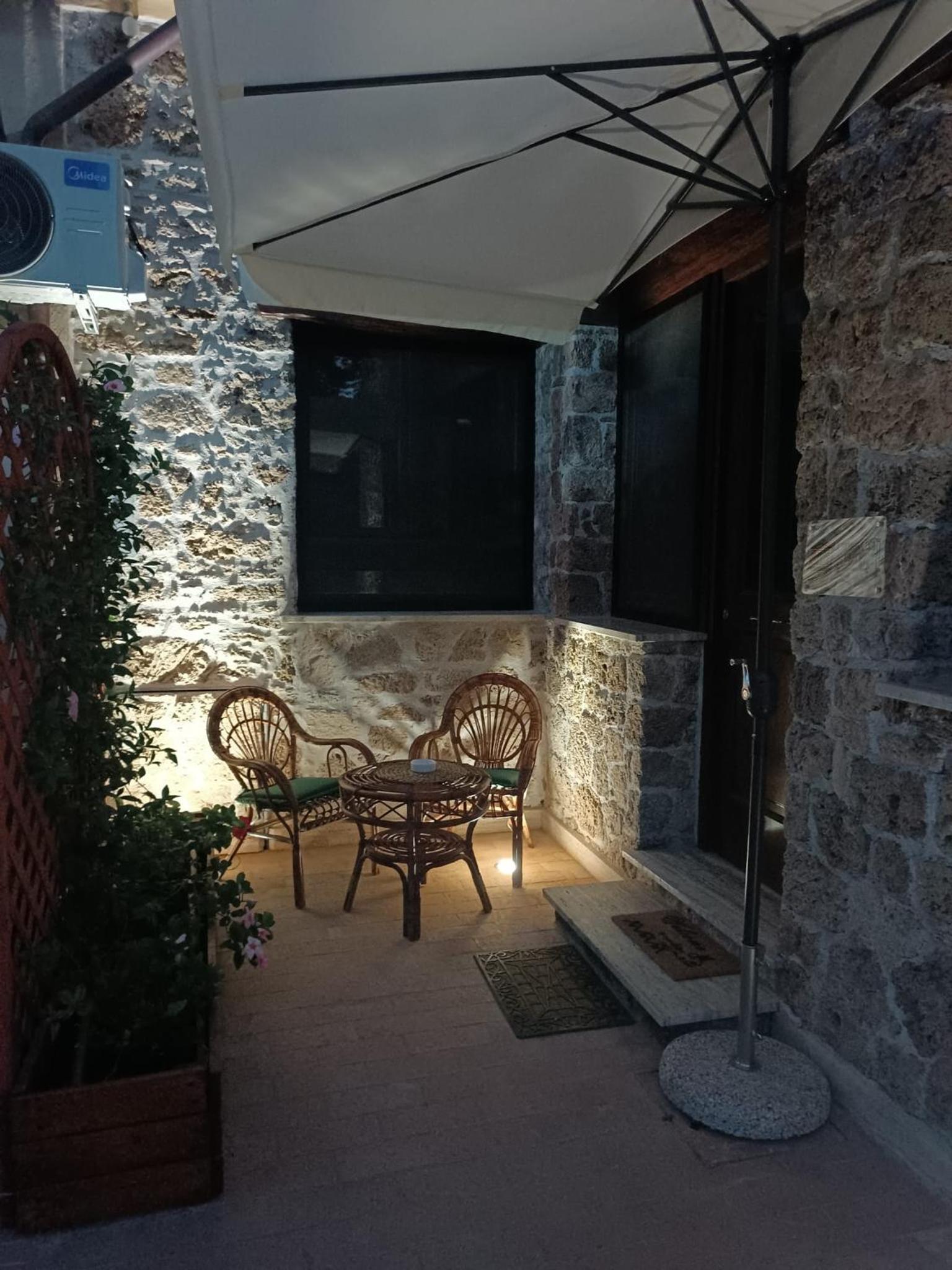 One-Bedroom House photo 2