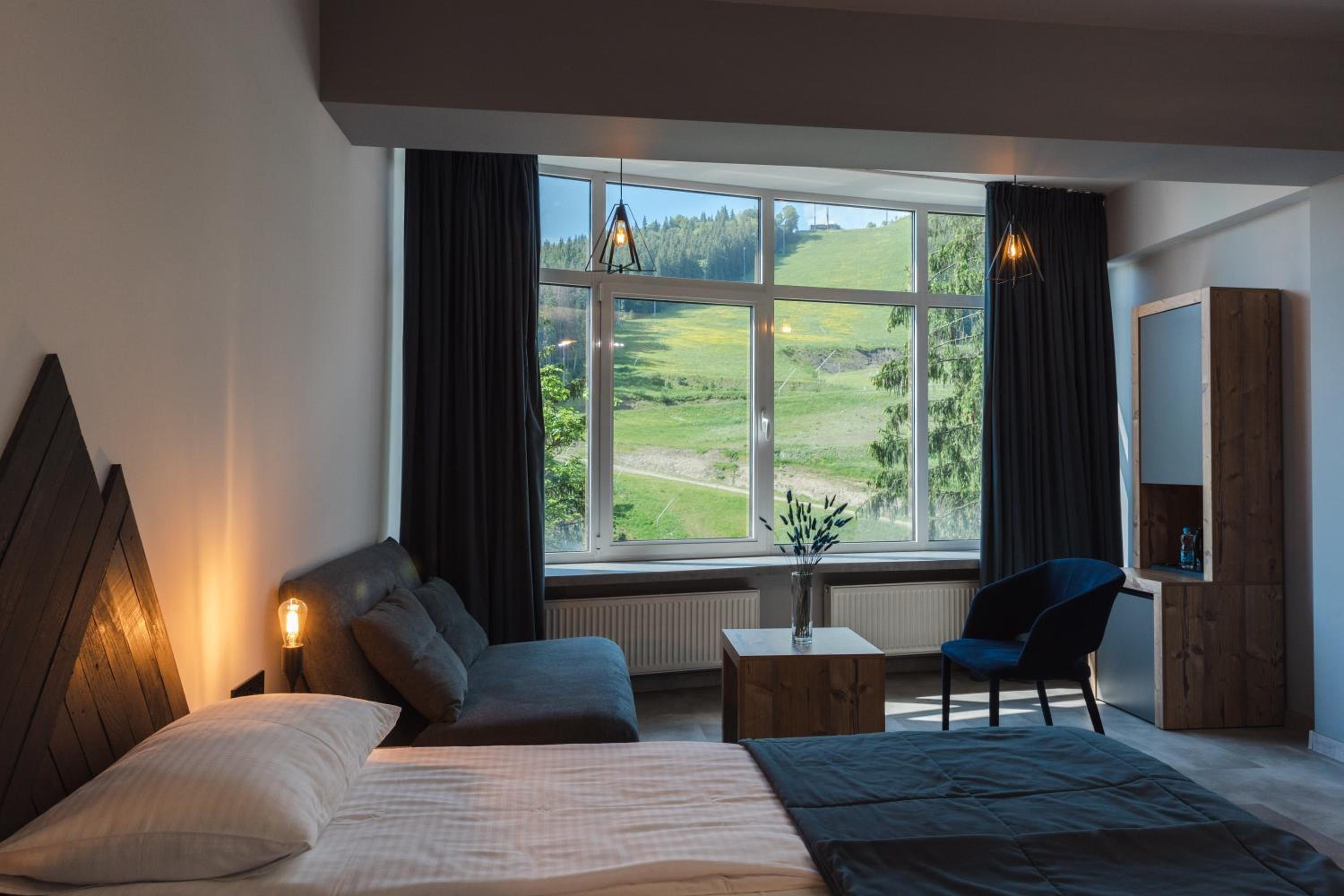 Quadruple Room with Mountain View