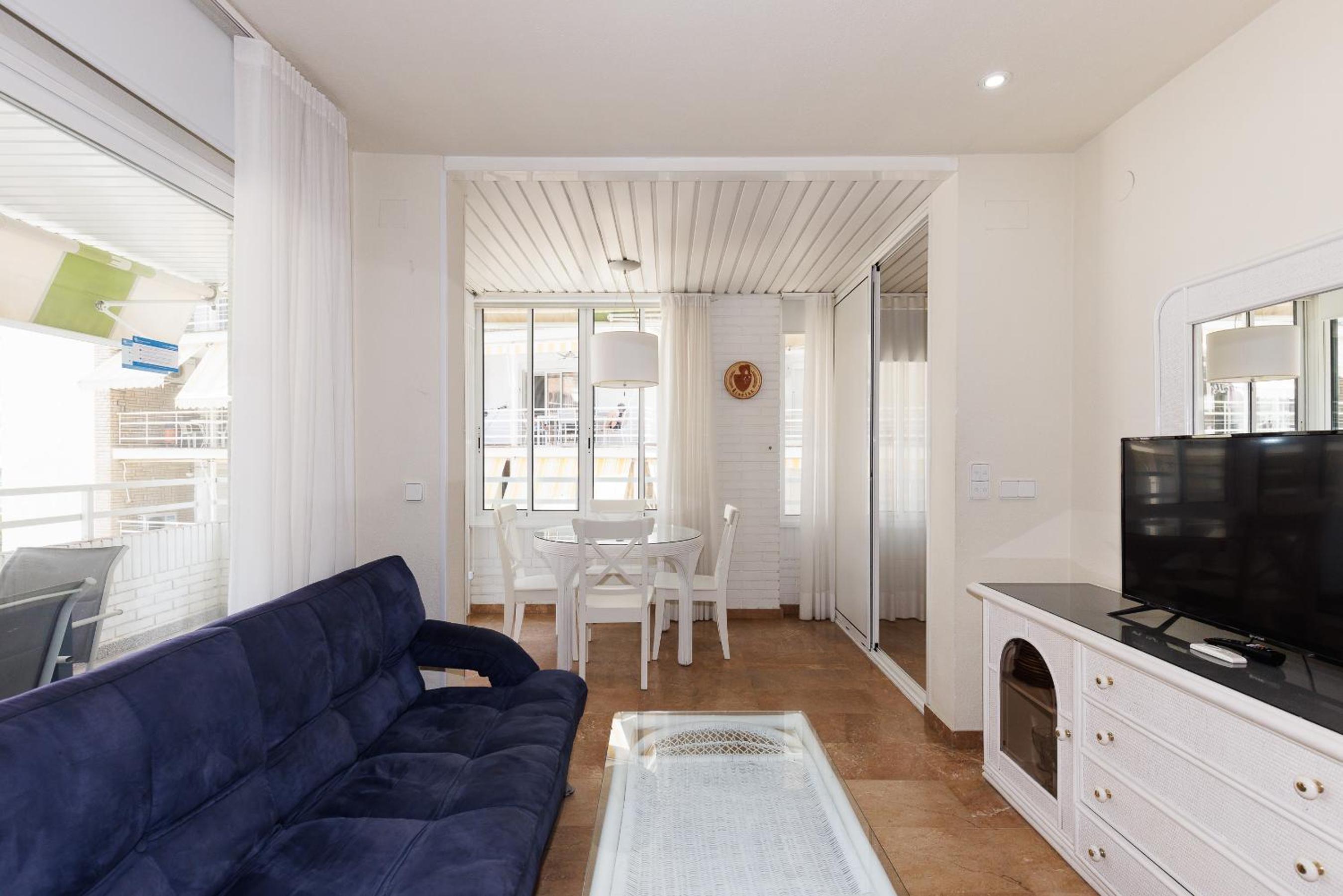Apartamento con vista a la piscina