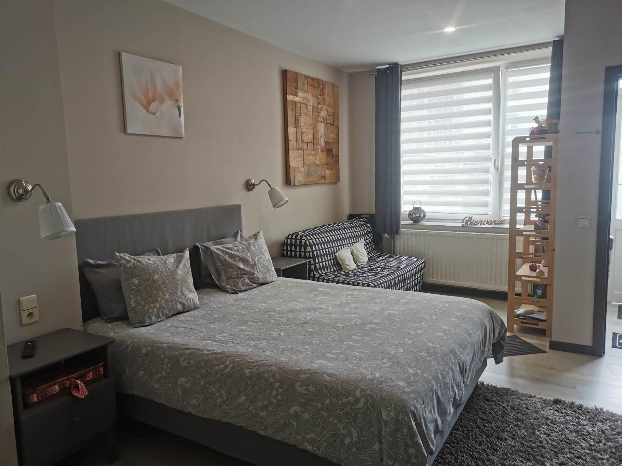 One-Bedroom Apartment - Photo 6