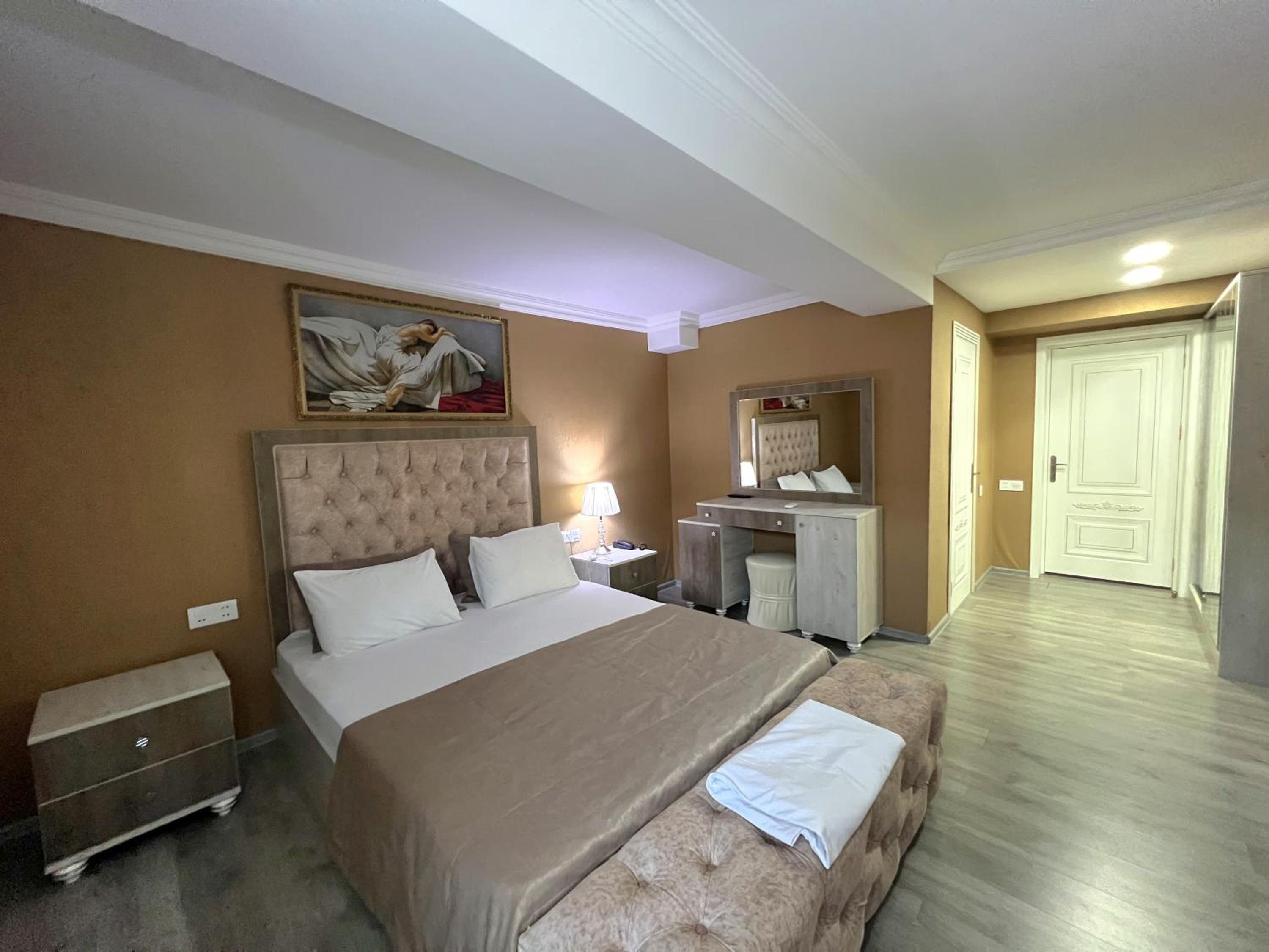 Deluxe Double Or Twin Room photo 1