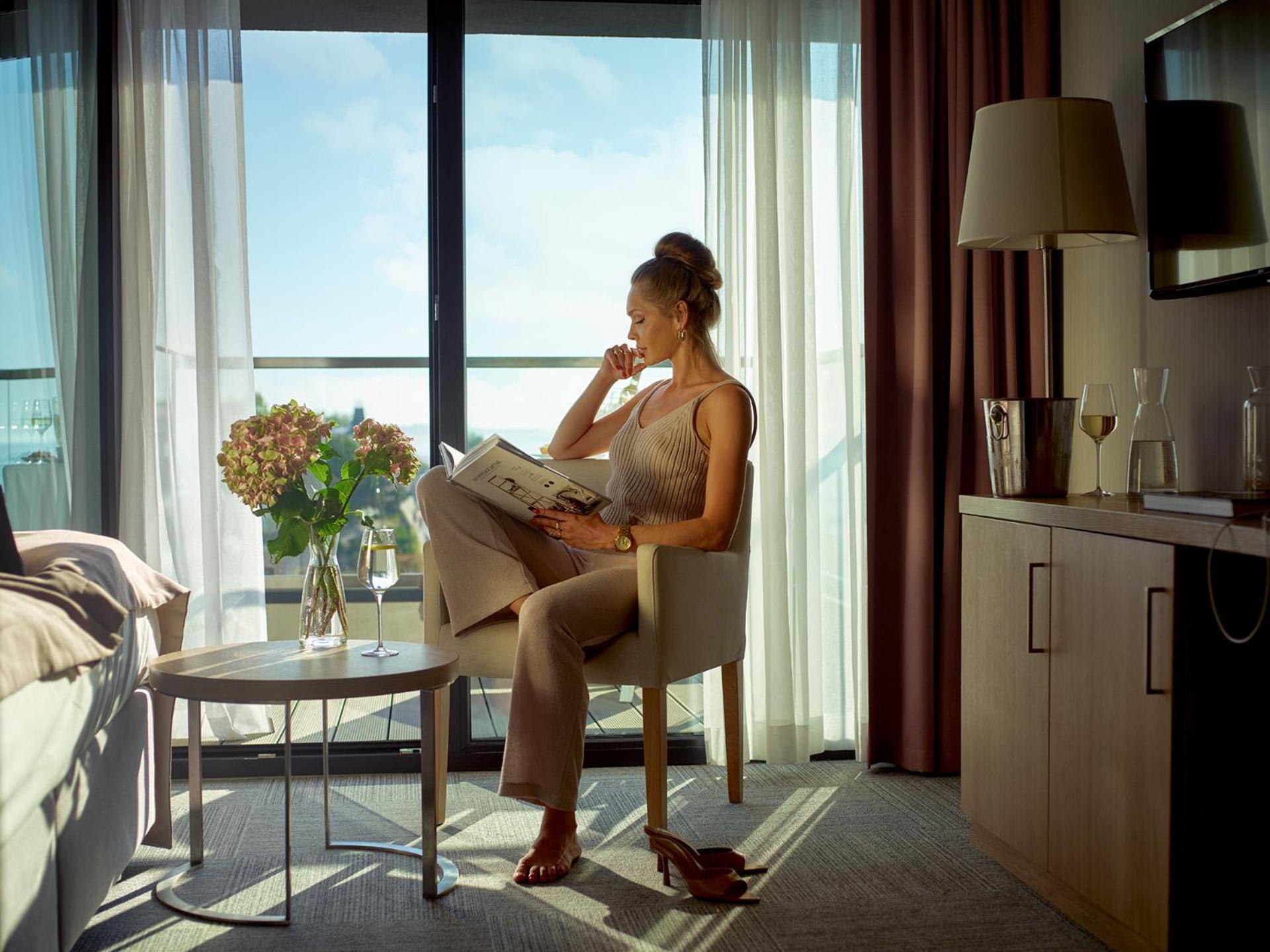 Double Room with Side Sea View photo 3