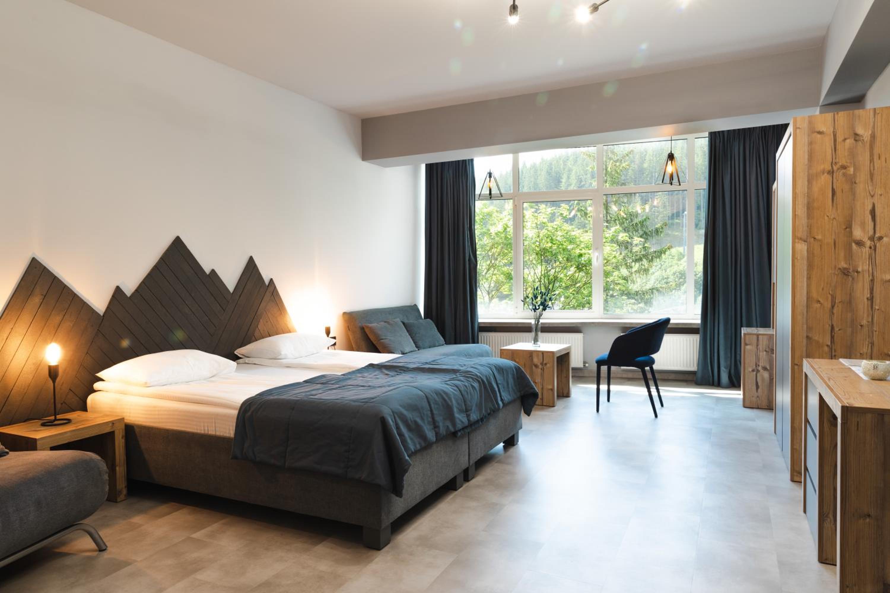 Suite with Mountain View