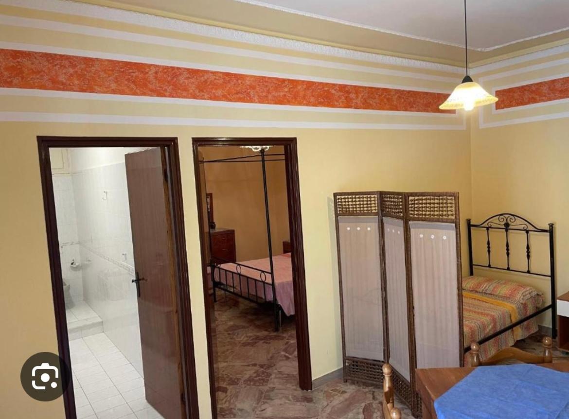 Standard Double Room - Photo 8