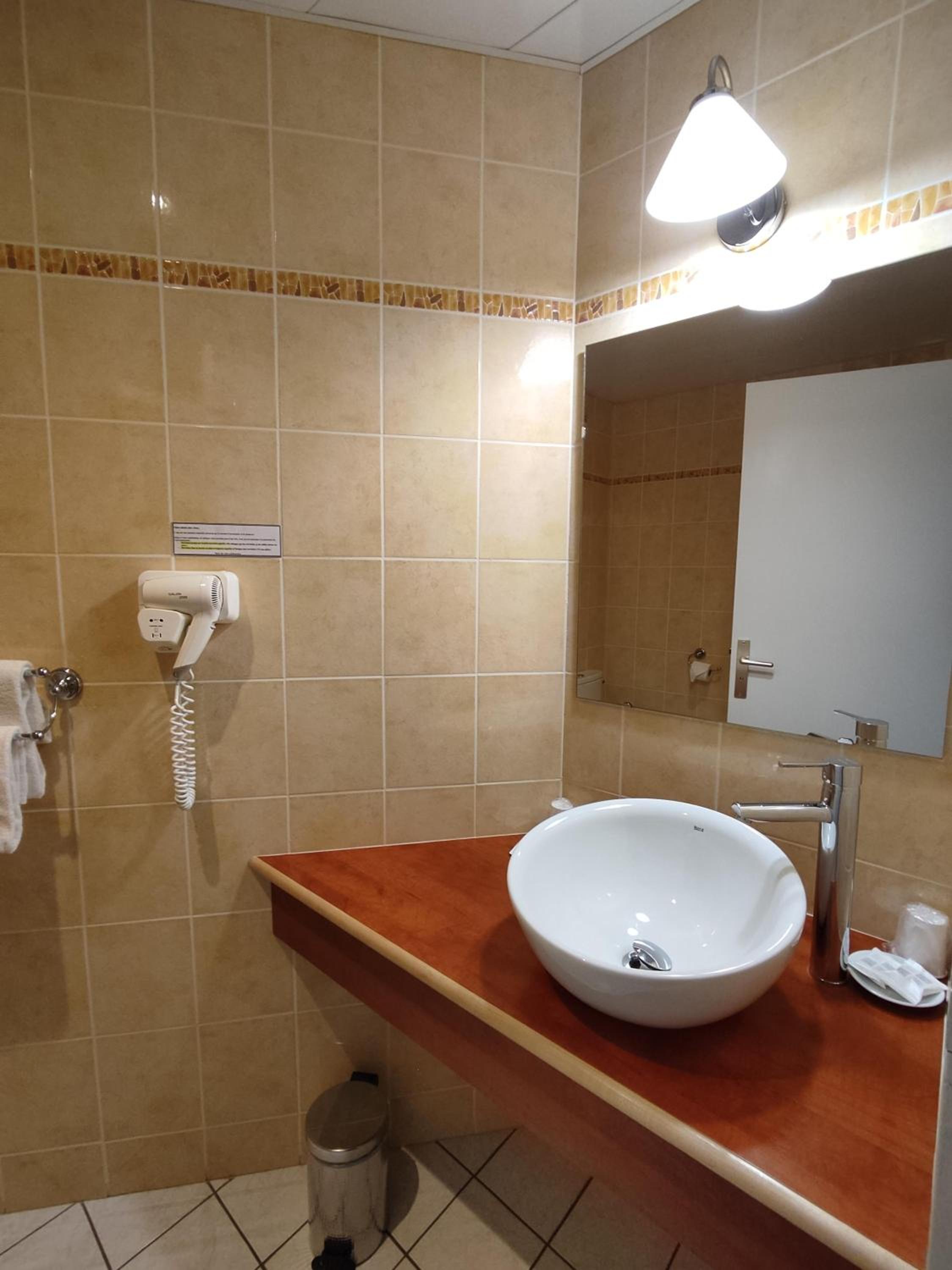 Double Room - Photo 3