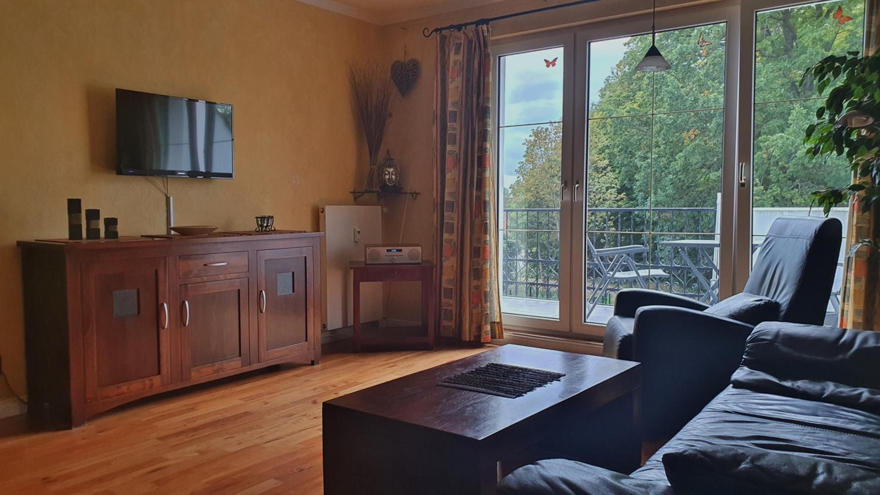One-Bedroom Apartment photo 1
