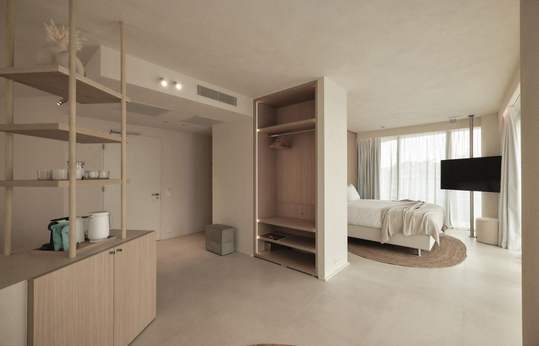 Deluxe Family Suite photo 3