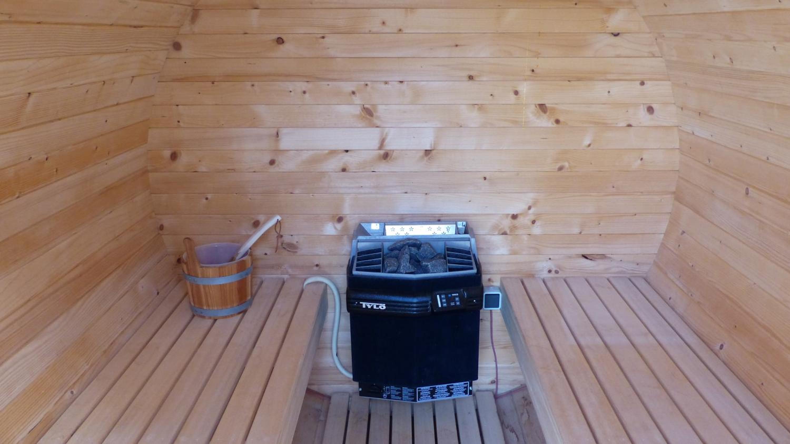 Deluxe Holiday home with Sauna - Photo 11