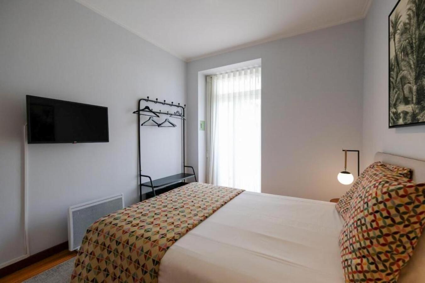 Apartment with Balcony - Photo 8