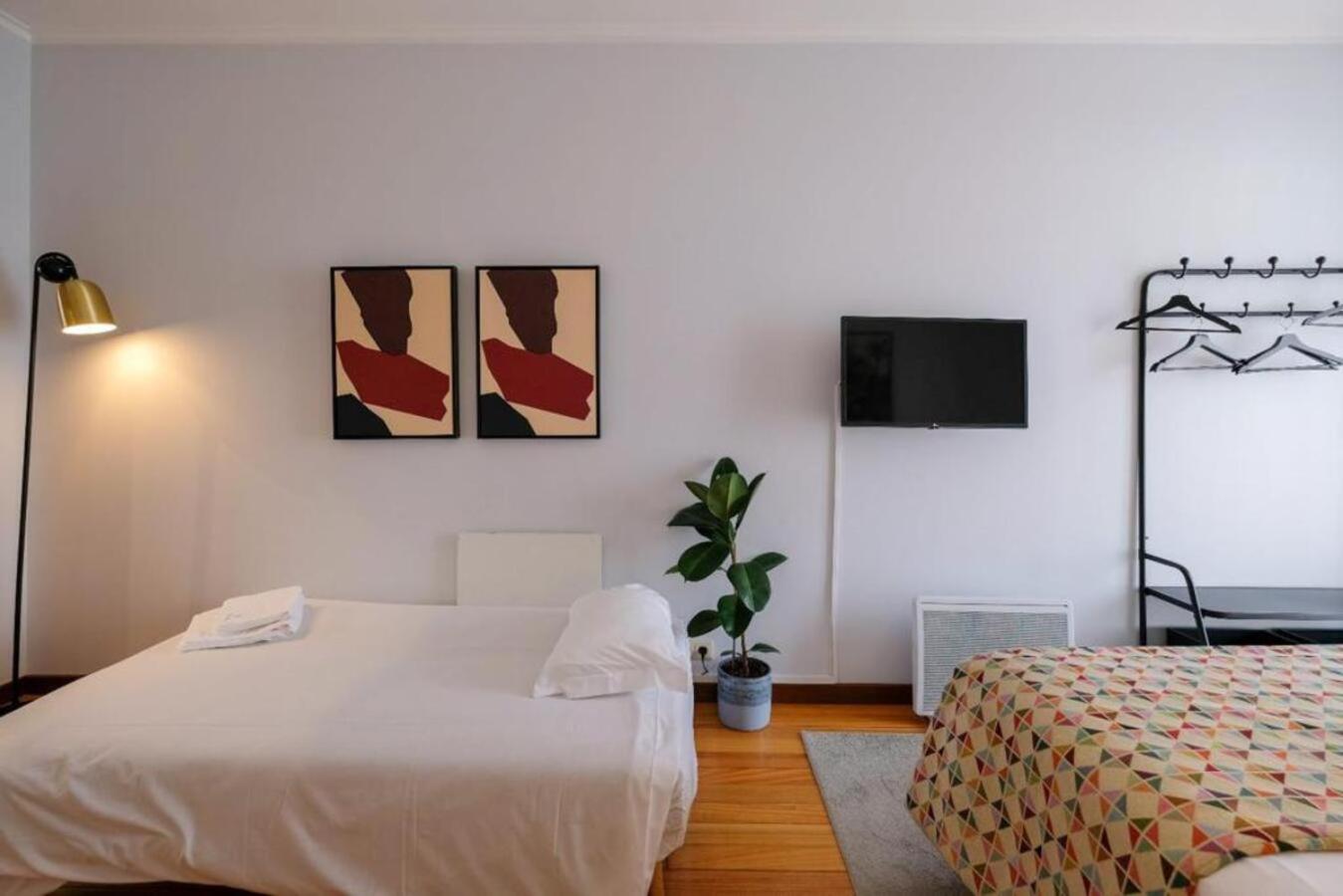 Apartment with Balcony - Photo 11