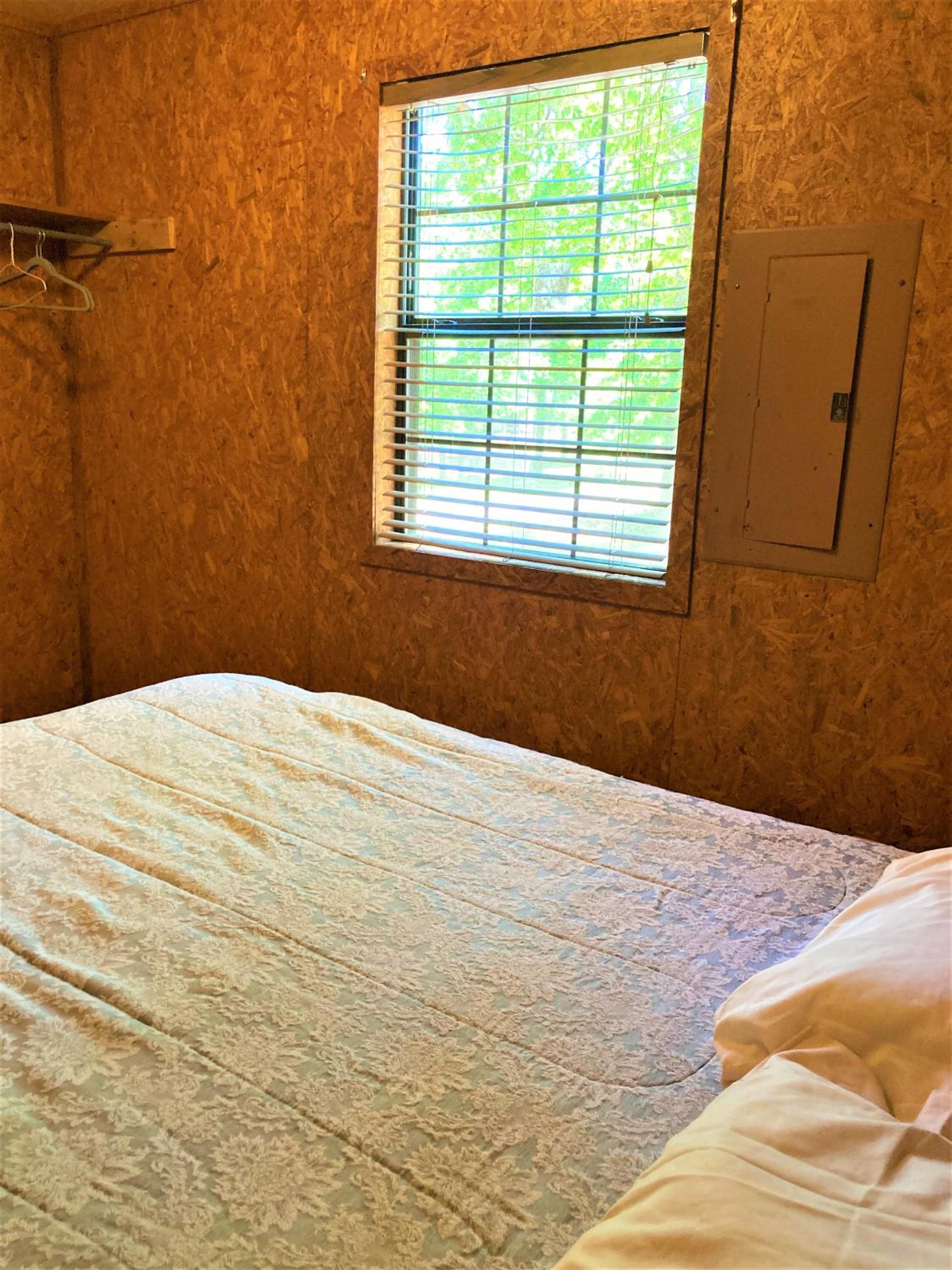 Queen Room photo 1