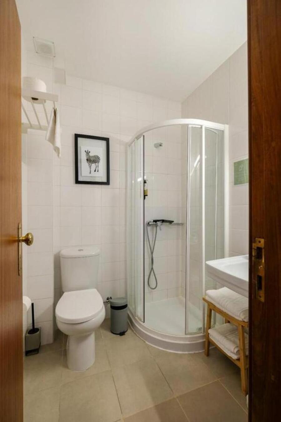 Apartment with Balcony - Photo 15