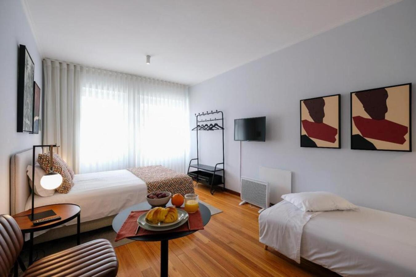 One-Bedroom Apartment - Photo 11