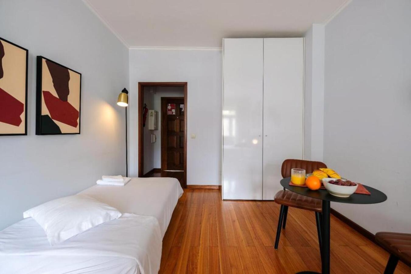 One-Bedroom Apartment - Photo 14