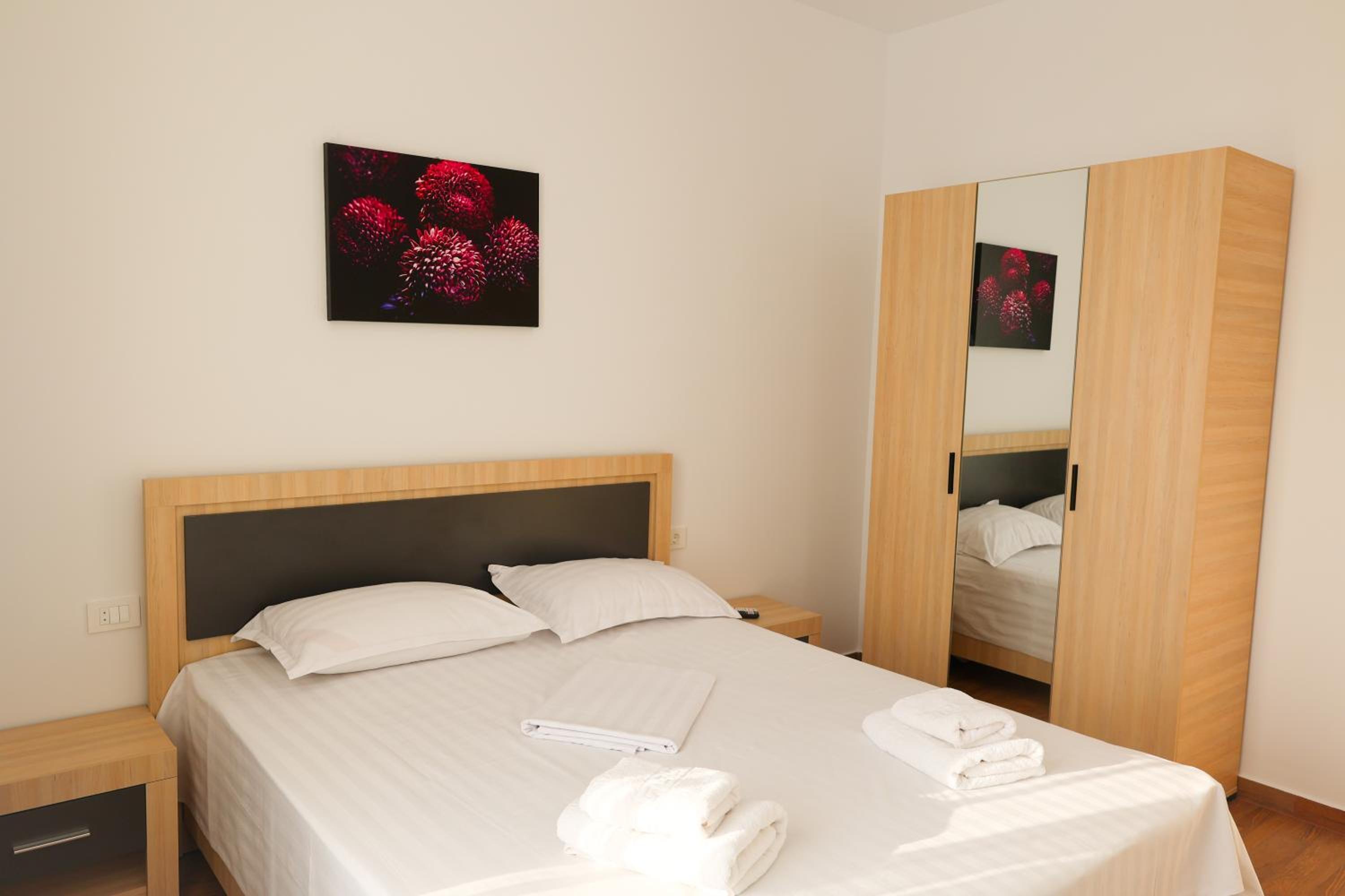 Studio Apartment - Photo 5