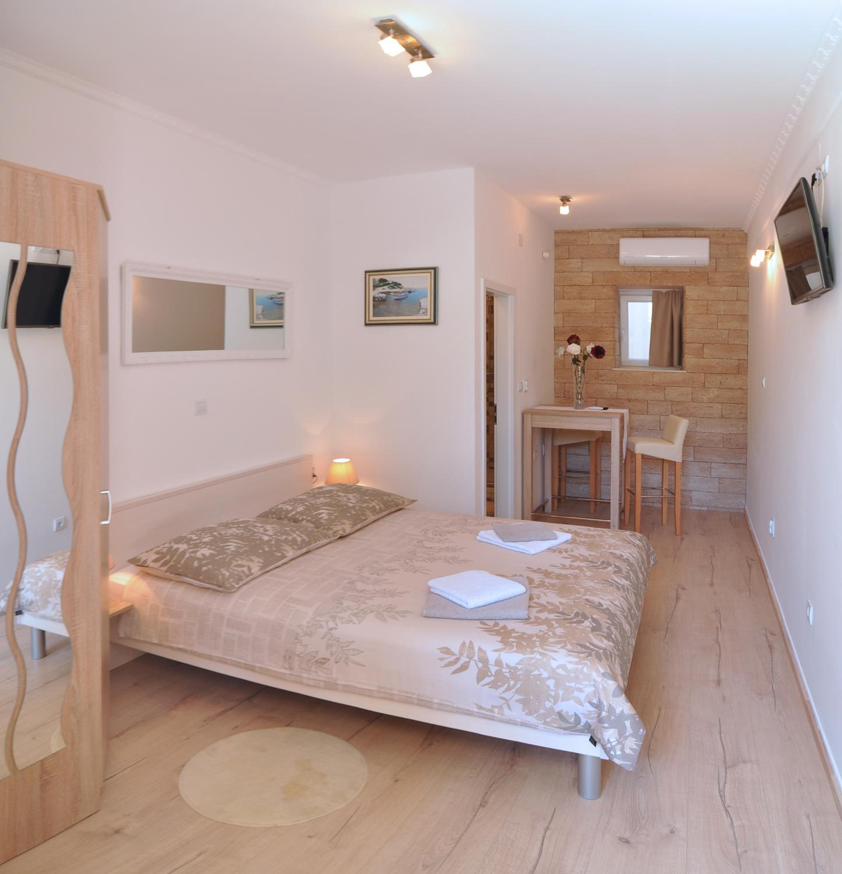 Deluxe Double Room - Photo 1