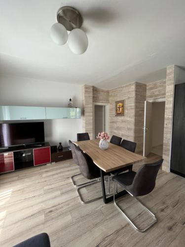 Apartment with Sea View - Photo 14