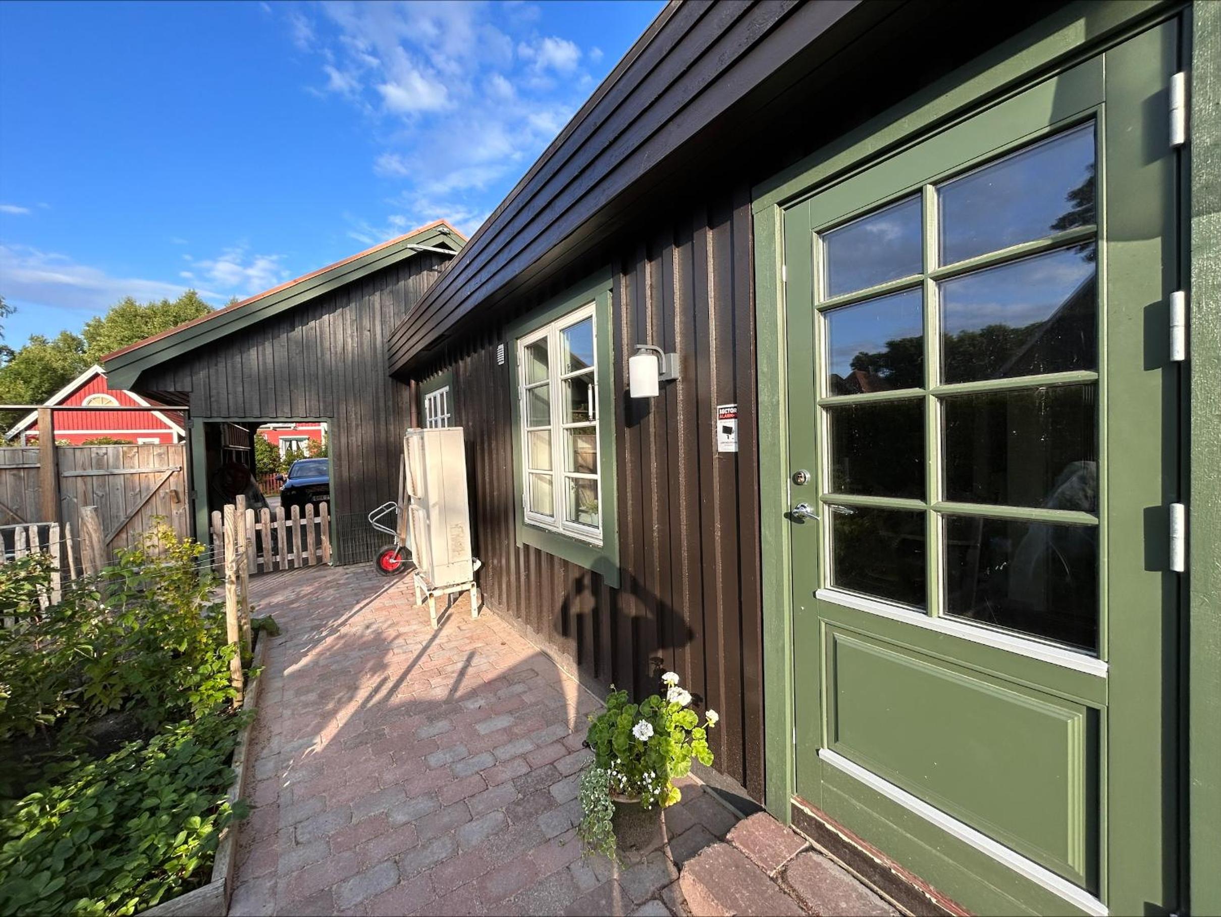 Double Room with Patio photo 1